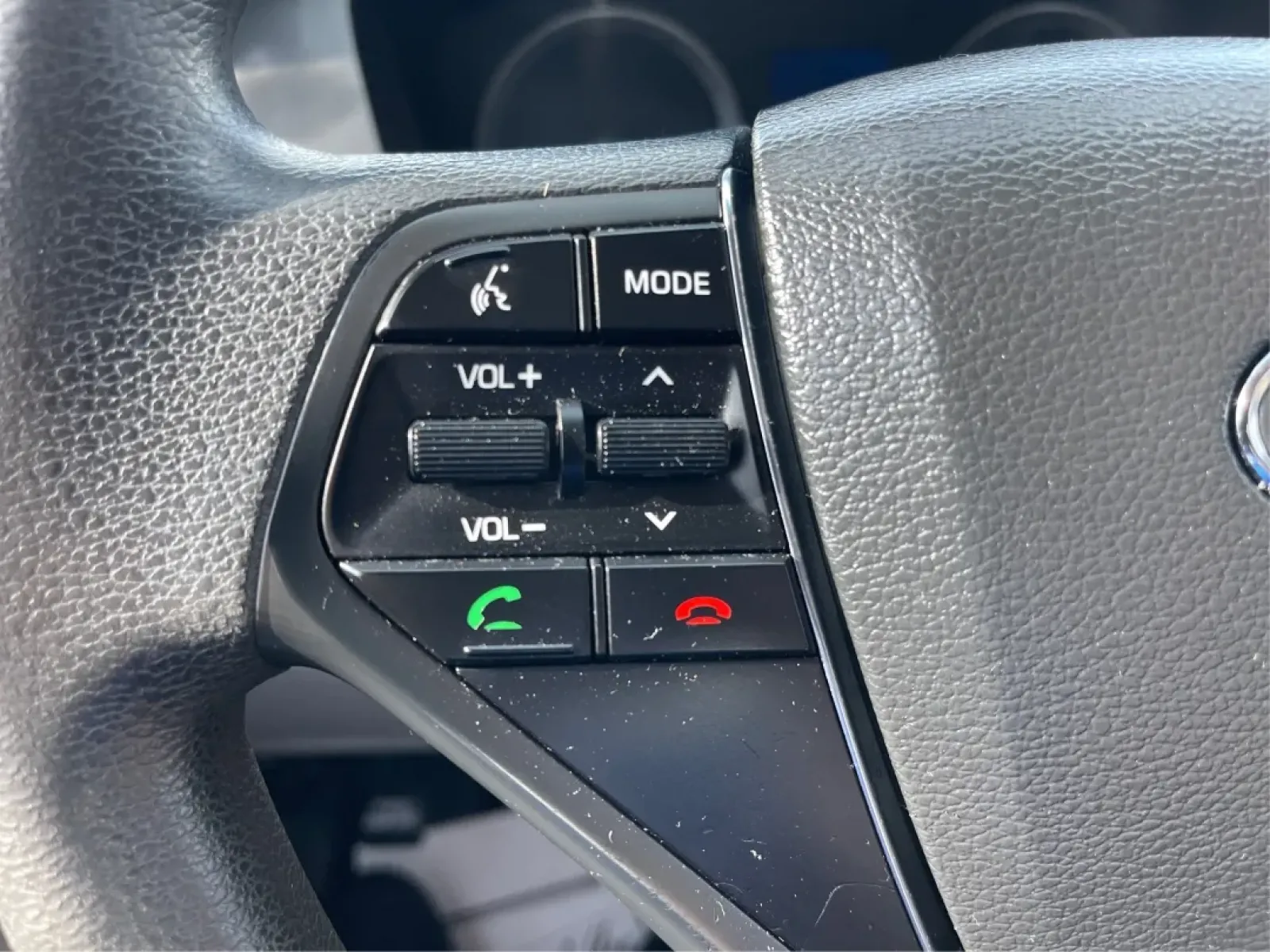 2017 Hyundai Sonata Base (5NPE24AF6HH) with an Other engine, located at 1230 East Main St, Xenia, OH, 45385, (937) 908-9800, 39.688026, -83.910172 - **Experience Comfort and Reliability with the 2017 Hyundai Sonata at Advantage Car and Credit!**<br /> <br /> Are you looking for a dependable sedan that seamlessly fits into your active lifestyle? Whether you're commuting to work, running errands around Fairborn, or making weekend getaways with fri - Photo#16