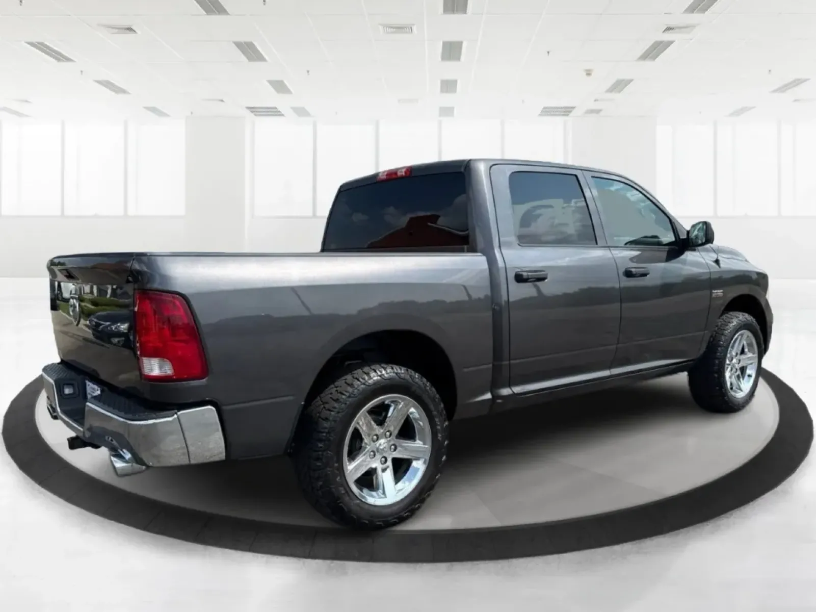 2017 Ram 1500 Express Crew Cab 4x4 5'7 Box (3C6RR7KTXHG) with an Other engine, located at 1230 East Main St, Xenia, OH, 45385, (937) 908-9800, 39.688026, -83.910172 - ### Unleash Your Adventurous Spirit with the 2017 Ram 1500 at Advantage Car and Credit - Xenia!<br /> <br /> Are you ready to elevate your driving experience? Whether you're tackling the daily commute, embarking on family road trips, or conquering weekend adventures, the 2017 Ram 1500 Express Crew C - Photo#2