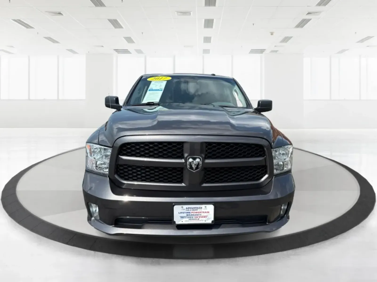 2017 Ram 1500 Express Crew Cab 4x4 5'7 Box (3C6RR7KTXHG) with an Other engine, located at 1230 East Main St, Xenia, OH, 45385, (937) 908-9800, 39.688026, -83.910172 - ### Unleash Your Adventurous Spirit with the 2017 Ram 1500 at Advantage Car and Credit - Xenia!<br /> <br /> Are you ready to elevate your driving experience? Whether you're tackling the daily commute, embarking on family road trips, or conquering weekend adventures, the 2017 Ram 1500 Express Crew C - Photo#7