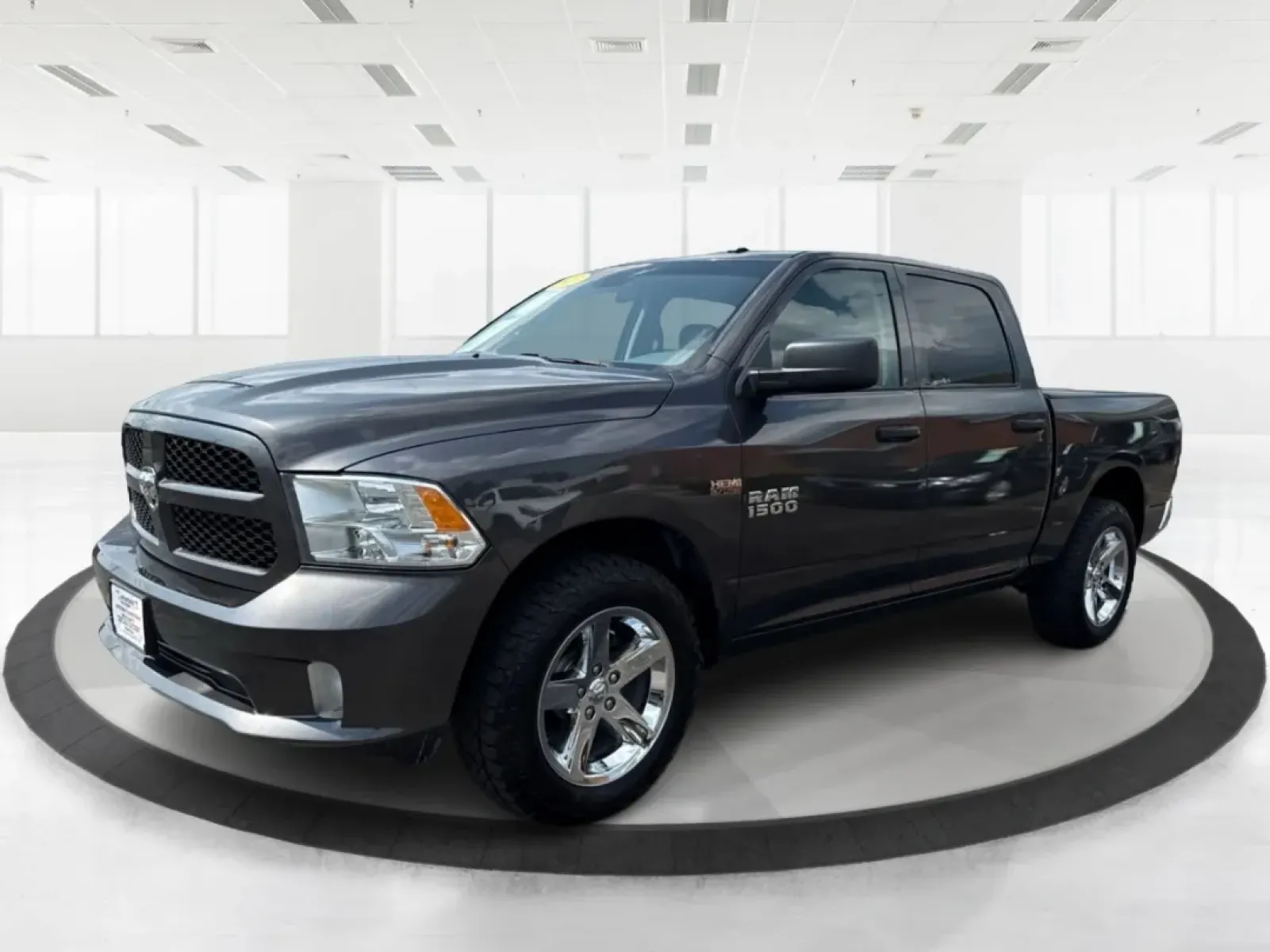 2017 Ram 1500 Express Crew Cab 4x4 5'7 Box (3C6RR7KTXHG) with an Other engine, located at 1230 East Main St, Xenia, OH, 45385, (937) 908-9800, 39.688026, -83.910172 - ### Unleash Your Adventurous Spirit with the 2017 Ram 1500 at Advantage Car and Credit - Xenia!<br /> <br /> Are you ready to elevate your driving experience? Whether you're tackling the daily commute, embarking on family road trips, or conquering weekend adventures, the 2017 Ram 1500 Express Crew C - Photo#8
