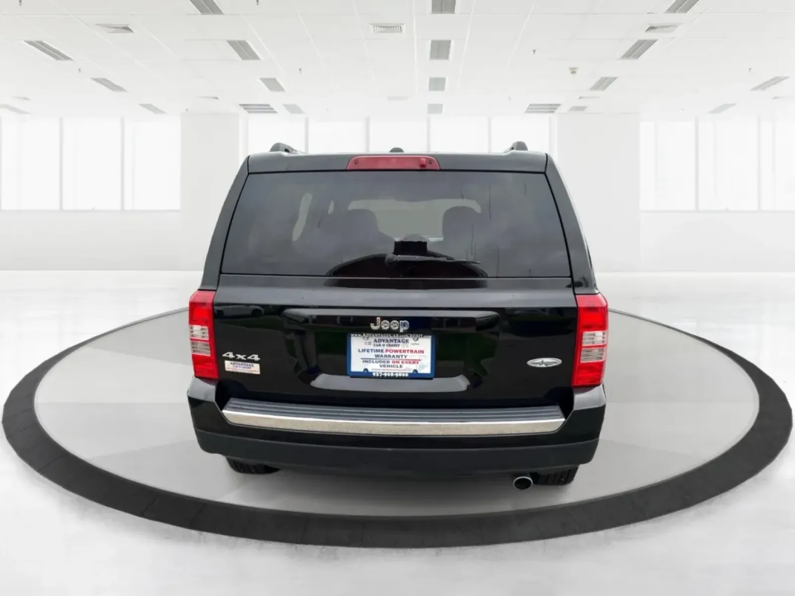 2016 Jeep Patriot High Altitude Edition (1C4NJRFB0GD) with an 2.4L I-4 DOHC engine, located at 1230 East Main St, Xenia, OH, 45385, (937) 908-9800, 39.688026, -83.910172 - **Explore Your Next Adventure in the 2016 Jeep Patriot High Altitude Edition!**<br /> <br /> Are you ready to elevate your lifestyle and embark on thrilling weekend adventures or effortlessly tackle your daily commute? The 2016 Jeep Patriot High Altitude Edition is the perfect SUV for those who crav - Photo#3