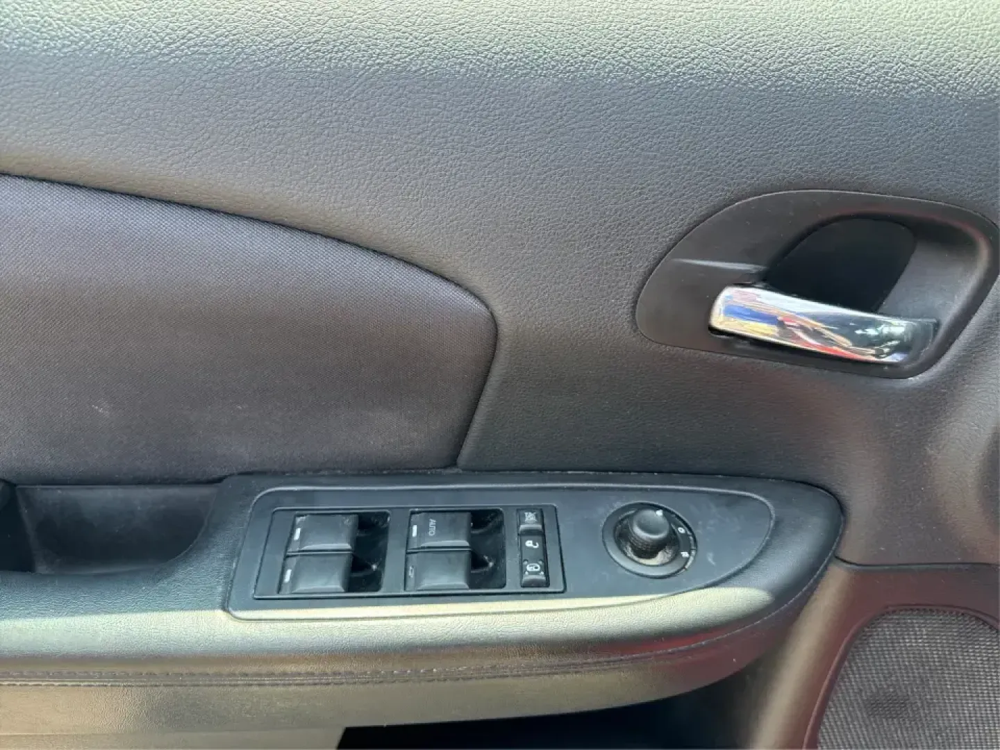 2014 Chrysler 200 Touring (1C3CCBBB6EN) with an 2.4L L4 DOHC 16V engine, 6-Speed Automatic transmission, located at 401 Woodman Dr, Riverside, OH, 45431, (937) 908-9800, 39.760899, -84.123421 - **Discover Freedom and Comfort with this 2014 Chrysler 200 Touring at Advantage Car and Credit!**<br /> <br /> Are you ready to elevate your driving experience? Whether you're a busy professional looking for a reliable daily commuter or a growing family in need of a safe and stylish sedan, the 2014- Photo#19
