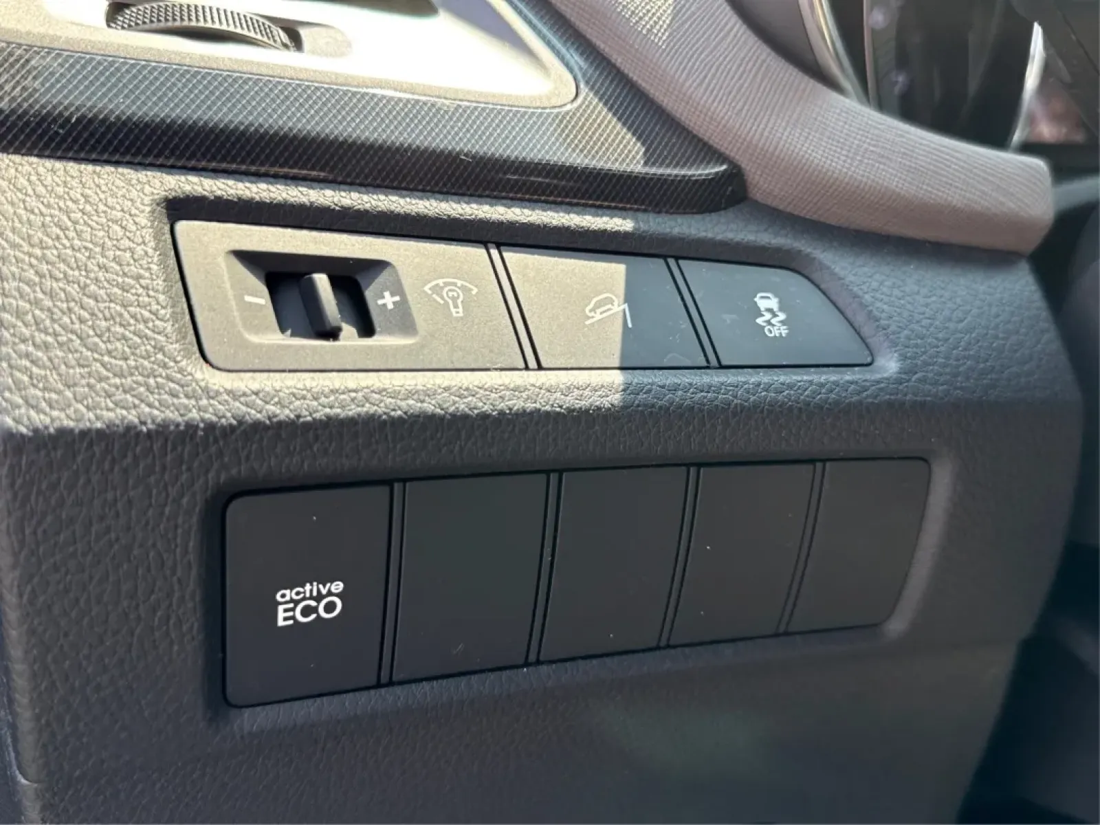 2013 Hyundai Santa Fe Sport 2.0T (5XYZU3LA1DG) with an Theta II 2L I-4 gasoline direct injection engine, located at 880 E. National Road, Vandalia, OH, 45377, (937) 908-9800, 39.891918, -84.183594 - **Discover Adventure with the 2013 Hyundai Santa Fe at Advantage Car and Credit!**<br /> <br /> Are you ready to embrace the open road? Whether you're planning a weekend getaway or commuting to work, the 2013 Hyundai Santa Fe Sport 2.0T is the perfect vehicle to elevate your lifestyle. Designed for - Photo#17