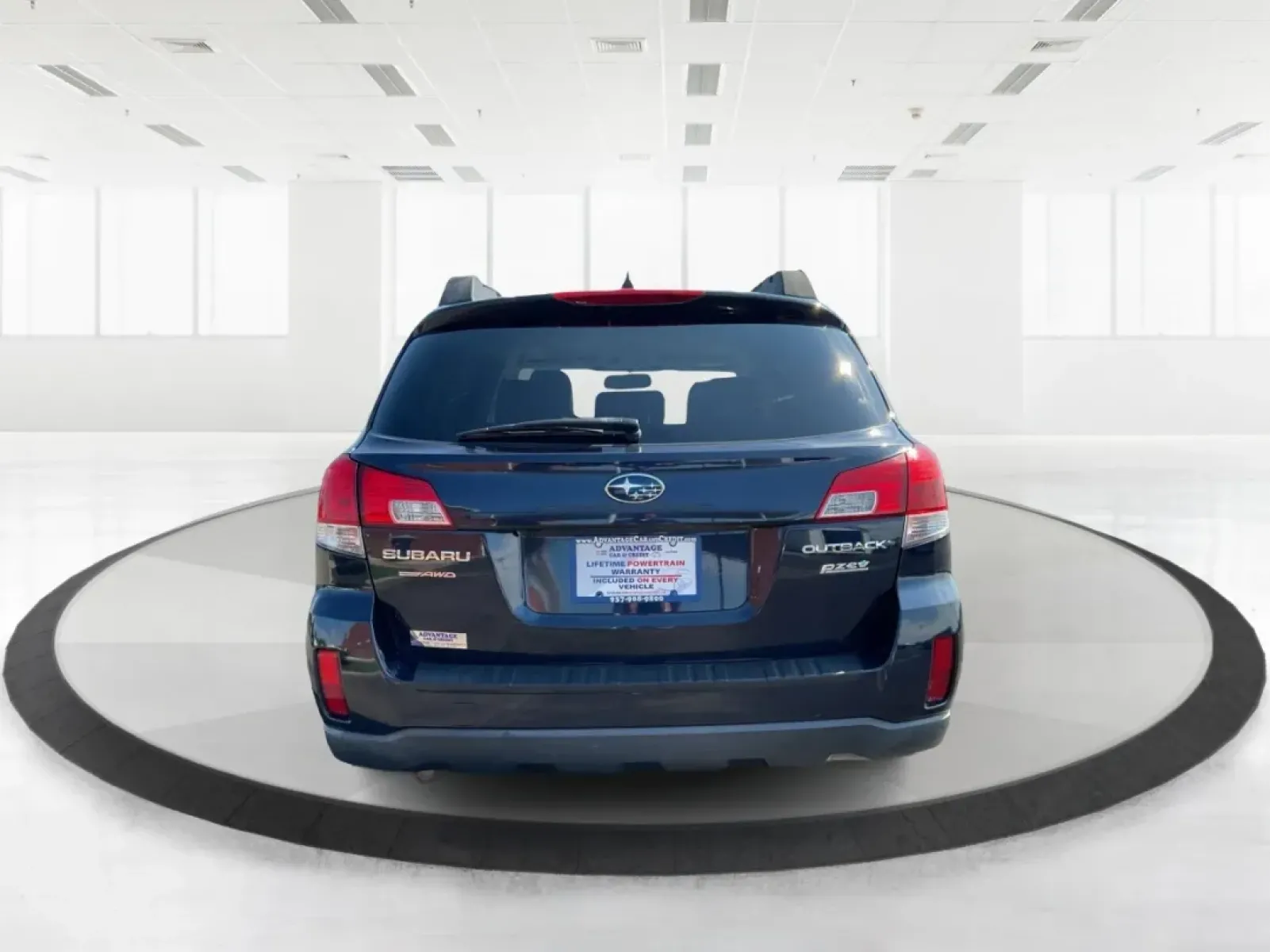 2013 Subaru Outback 2.5i Limited (4S4BRBKC0D3) with an 2.5L H-4 DOHC engine, located at 1230 East Main St, Xenia, OH, 45385, (937) 908-9800, 39.688026, -83.910172 - **Adventure Awaits with This 2013 Subaru Outback! Perfect for Weekend Getaways and Daily Commutes**<br /> <br /> Looking for a versatile vehicle that can handle everything from family road trips to daily commutes? Look no further than this 2013 Subaru Outback 2.5i Limited, now available at Advantage - Photo#3