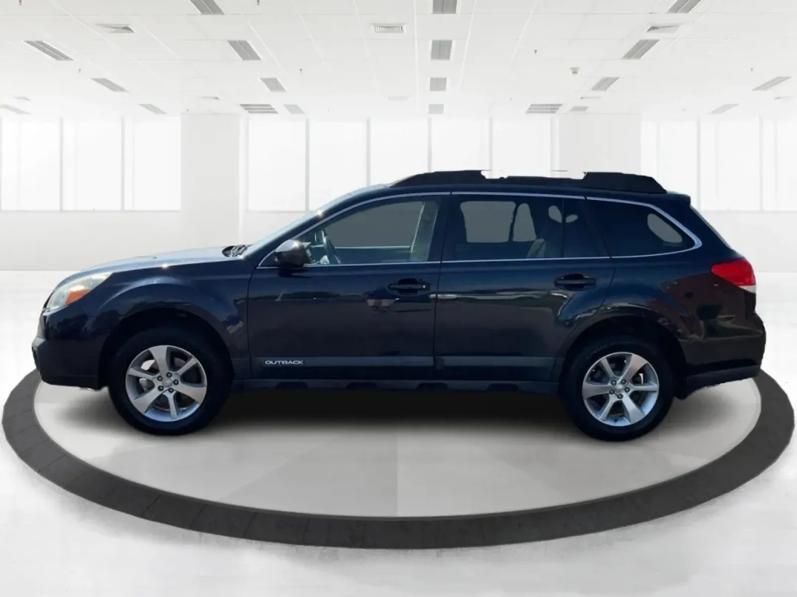 2013 Subaru Outback 2.5i Limited (4S4BRBKC0D3) with an 2.5L H-4 DOHC engine, located at 1230 East Main St, Xenia, OH, 45385, (937) 908-9800, 39.688026, -83.910172 - **Adventure Awaits with This 2013 Subaru Outback! Perfect for Weekend Getaways and Daily Commutes**<br /> <br /> Looking for a versatile vehicle that can handle everything from family road trips to daily commutes? Look no further than this 2013 Subaru Outback 2.5i Limited, now available at Advantage - Photo#5