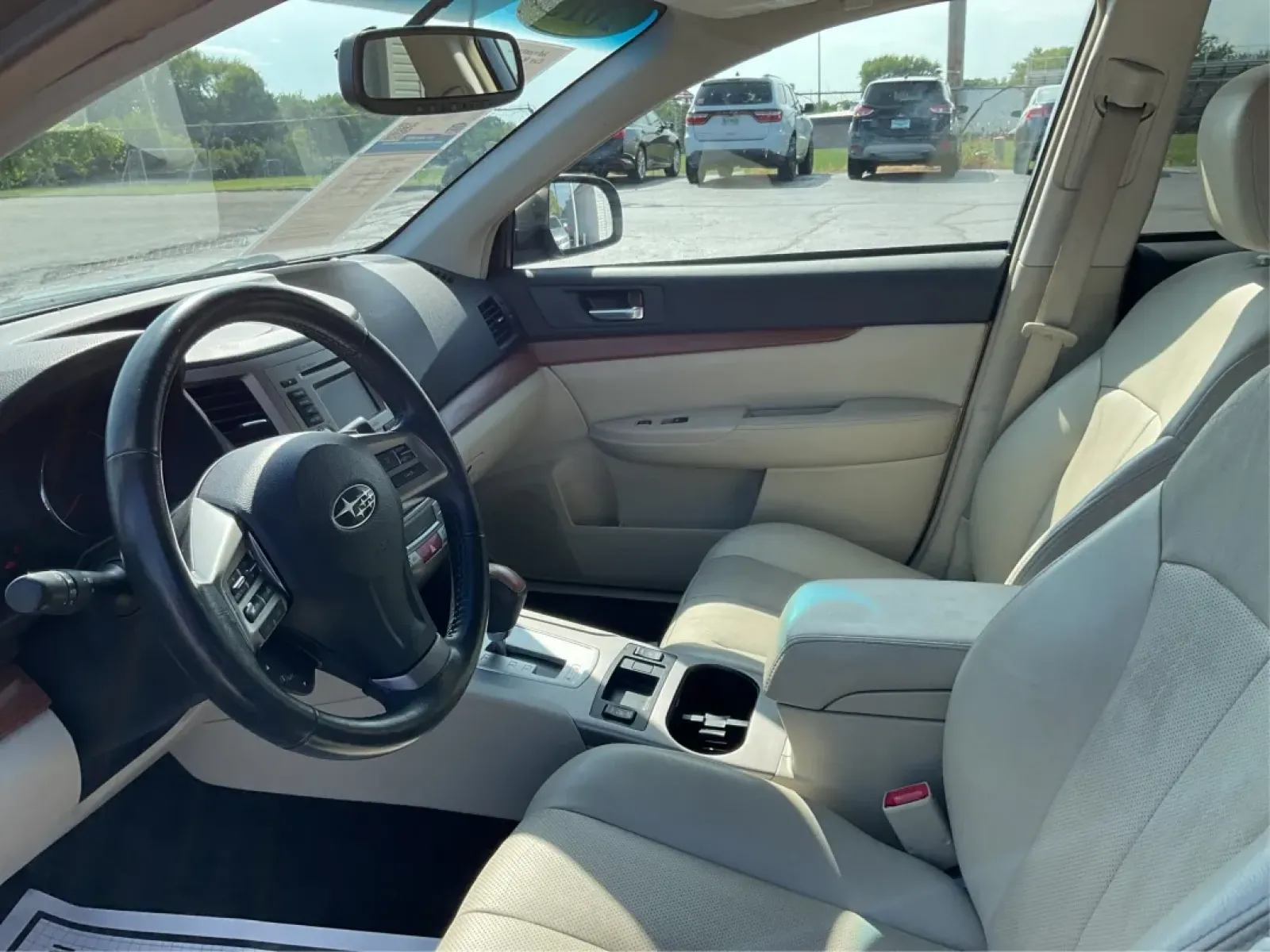 2013 Subaru Outback 2.5i Limited (4S4BRBKC0D3) with an 2.5L H-4 DOHC engine, located at 1230 East Main St, Xenia, OH, 45385, (937) 908-9800, 39.688026, -83.910172 - **Adventure Awaits with This 2013 Subaru Outback! Perfect for Weekend Getaways and Daily Commutes**<br /> <br /> Looking for a versatile vehicle that can handle everything from family road trips to daily commutes? Look no further than this 2013 Subaru Outback 2.5i Limited, now available at Advantage - Photo#9