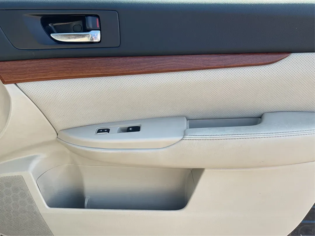 2013 Subaru Outback (4S4BRBKC0D3) with an 2.5L H-4 DOHC engine, located at 8750 N County Rd 25A, Piqua, OH, 45356, (937) 908-9800, 40.164391, -84.232513 - **Adventure Awaits with This 2013 Subaru Outback! Perfect for Weekend Getaways and Daily Commutes**<br /> <br /> Looking for a versatile vehicle that can handle everything from family road trips to daily commutes? Look no further than this 2013 Subaru Outback 2.5i Limited, now available at Advantage - Photo#18