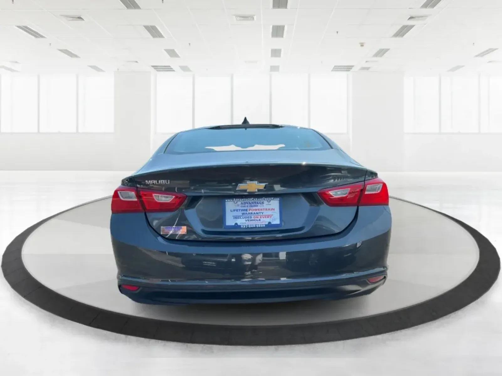 2018 Chevrolet Malibu 1LS (1G1ZB5ST3JF) with an ECOTEC 1.5L I-4 gasoline direct injection engine, located at 1230 East Main St, Xenia, OH, 45385, (937) 908-9800, 39.688026, -83.910172 - Are you ready to elevate your daily commute or family outings with a reliable and stylish sedan? Look no further than the 2018 Chevrolet Malibu 1LS, available right here at Advantage Car and Credit in Fairborn, OH. This modern sedan is perfect for growing families and ideal for budget-conscious buye - Photo#3