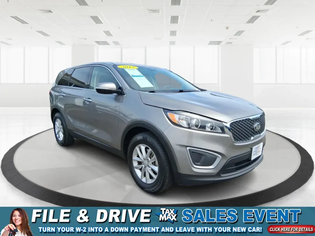 2017 Kia Sorento 2.4L L (5XYPG4A32HG) with an 2.4L I-4 gasoline direct injection engine, located at 8750 N County Rd 25A, Piqua, OH, 45356, (937) 908-9800, 40.164391, -84.232513 - **Unleash Your Adventurous Spirit with this 2017 Kia Sorento at Advantage Car and Credit in Xenia, OH!**<br /> <br /> Are you ready to elevate your family adventures or conquer your daily commute? Look no further than the 2017 Kia Sorento, a versatile SUV that perfectly aligns with your lifestyle ne - Photo#0