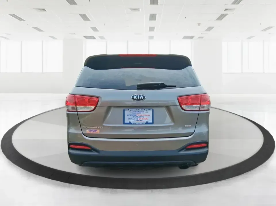 2017 Kia Sorento 2.4L L (5XYPG4A32HG) with an 2.4L I-4 gasoline direct injection engine, 6A transmission, located at 4508 South Dixie Dr, Moraine, OH, 45439, (937) 908-9800, 39.689976, -84.218452 - **Unleash Your Adventurous Spirit with this 2017 Kia Sorento at Advantage Car and Credit in Xenia, OH!**<br /> <br /> Are you ready to elevate your family adventures or conquer your daily commute? Look no further than the 2017 Kia Sorento, a versatile SUV that perfectly aligns with your lifestyle ne - Photo#3