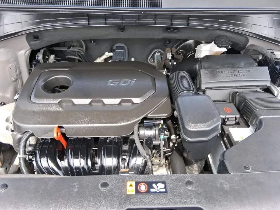 2017 Kia Sorento 2.4L L (5XYPG4A32HG) with an 2.4L I-4 gasoline direct injection engine, 6A transmission, located at 4508 South Dixie Dr, Moraine, OH, 45439, (937) 908-9800, 39.689976, -84.218452 - **Unleash Your Adventurous Spirit with this 2017 Kia Sorento at Advantage Car and Credit in Xenia, OH!**<br /> <br /> Are you ready to elevate your family adventures or conquer your daily commute? Look no further than the 2017 Kia Sorento, a versatile SUV that perfectly aligns with your lifestyle ne - Photo#11