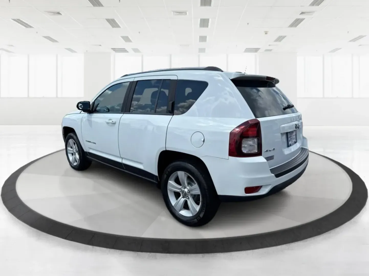 2014 Jeep Compass Sport (1C4NJDBB4ED) with an 2.4L I-4 DOHC engine, located at 1184 Kauffman Ave, Fairborn, OH, 45324, (937) 908-9800, 39.807072, -84.030914 - **Experience Adventure with the 2014 Jeep Compass Sport at Advantage Car and Credit Xenia!** <br /> <br /> Are you ready to embrace the open road with a vehicle that combines comfort, capability, and style? The 2014 Jeep Compass Sport, available at Advantage Car and Credit in Xenia, Ohio, is the pe - Photo#4