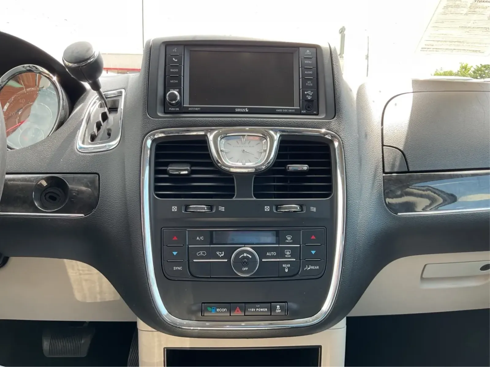 2016 Chrysler Town and Country Touring (2C4RC1BGXGR) with an Pentastar 3.6L V-6 DOHC engine, located at 1230 East Main St, Xenia, OH, 45385, (937) 908-9800, 39.688026, -83.910172 - **Discover Your Next Adventure with the 2016 Chrysler Town and Country Touring at Advantage Car and Credit Xenia!**<br /> <br /> If you're a growing family in Xenia, OH, seeking the perfect blend of comfort, space, and modern conveniences, look no further than the 2016 Chrysler Town and Country - Photo#13