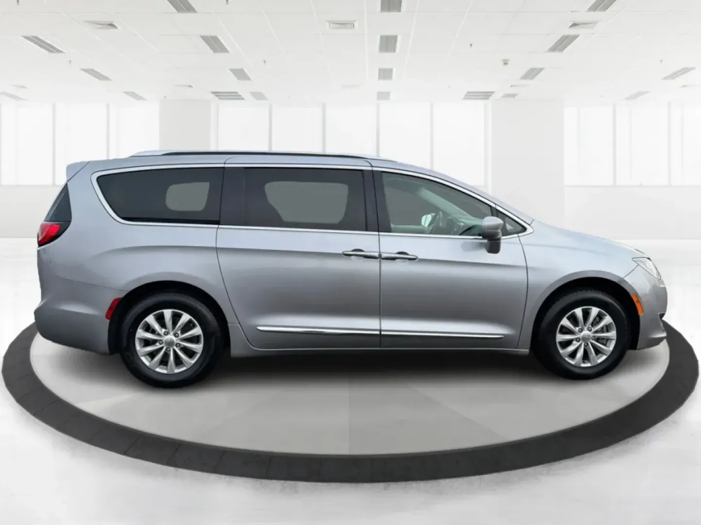 2019 Chrysler Pacifica Touring-L (2C4RC1BG5KR) with an 3.6L V6 DOHC 24V engine, 9-Speed Automatic transmission, located at 1099 N County Rd 25A , Troy, OH, 45373, (937) 908-9800, 40.057079, -84.212883 - **Experience Family Adventures with the 2019 Chrysler Pacifica Touring-L from Advantage Car and Credit!**<br /> <br /> Are you searching for the perfect vehicle to accommodate your family's growing needs? Look no further! The 2019 Chrysler Pacifica Touring-L is designed with families in mind, offeri - Photo#1