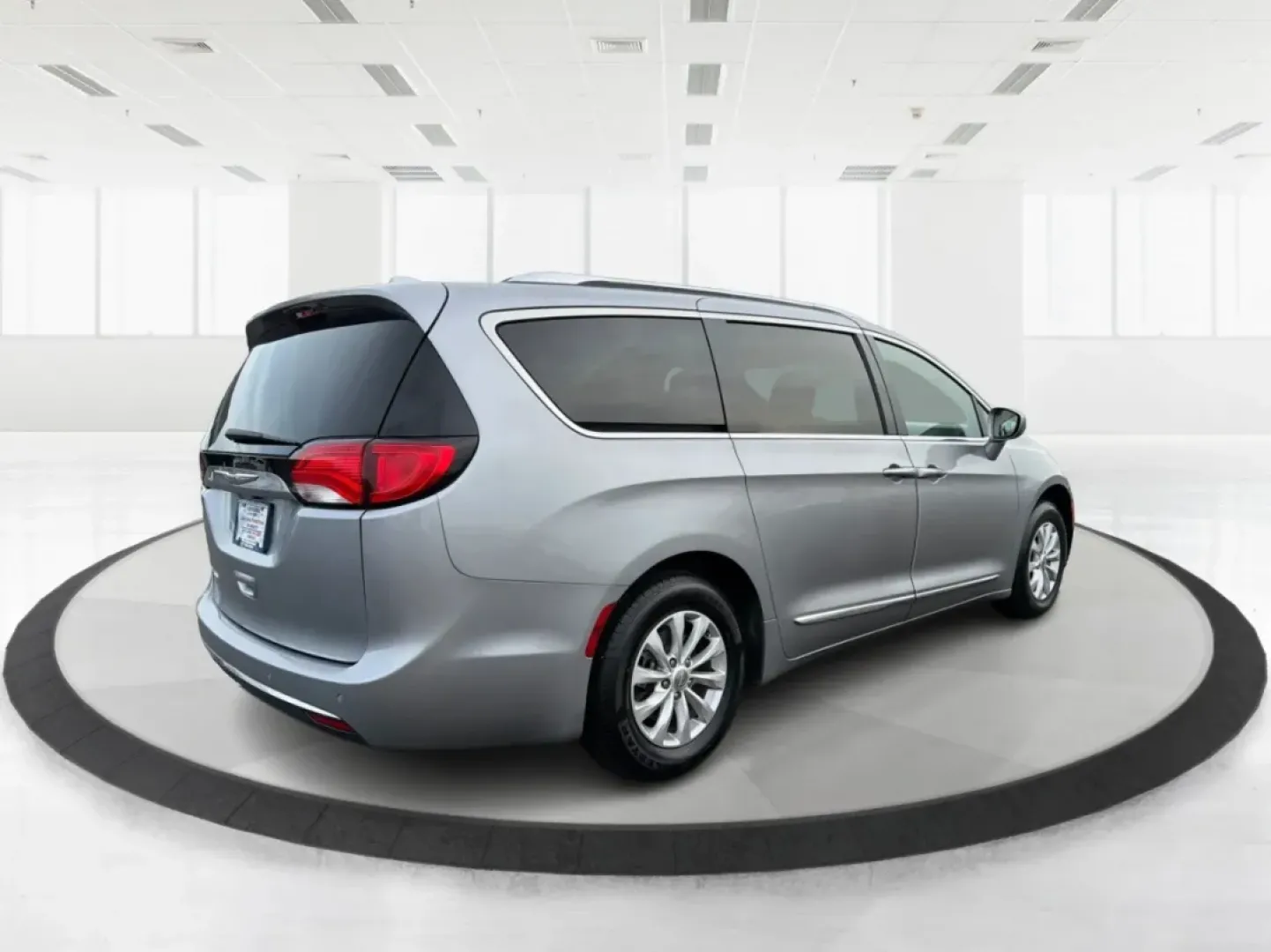 2019 Chrysler Pacifica Touring-L (2C4RC1BG5KR) with an 3.6L V6 DOHC 24V engine, 9-Speed Automatic transmission, located at 1099 N County Rd 25A , Troy, OH, 45373, (937) 908-9800, 40.057079, -84.212883 - **Experience Family Adventures with the 2019 Chrysler Pacifica Touring-L from Advantage Car and Credit!**<br /> <br /> Are you searching for the perfect vehicle to accommodate your family's growing needs? Look no further! The 2019 Chrysler Pacifica Touring-L is designed with families in mind, offeri - Photo#2