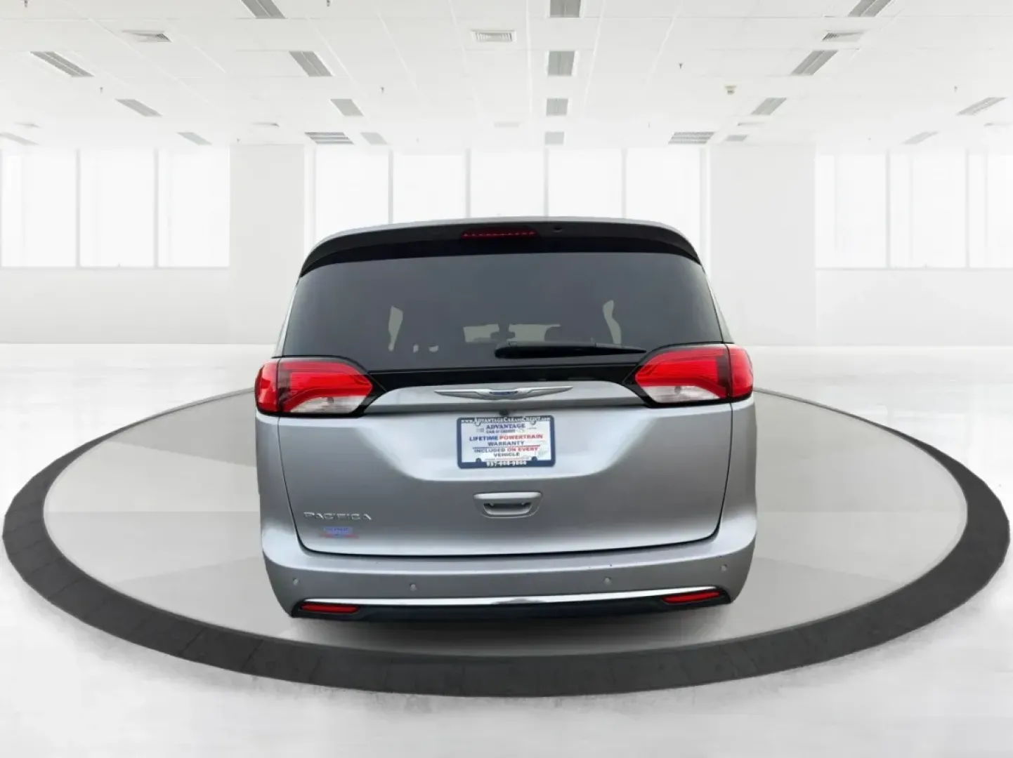 2019 Chrysler Pacifica Touring-L (2C4RC1BG5KR) with an 3.6L V6 DOHC 24V engine, 9-Speed Automatic transmission, located at 1099 N County Rd 25A , Troy, OH, 45373, (937) 908-9800, 40.057079, -84.212883 - **Experience Family Adventures with the 2019 Chrysler Pacifica Touring-L from Advantage Car and Credit!**<br /> <br /> Are you searching for the perfect vehicle to accommodate your family's growing needs? Look no further! The 2019 Chrysler Pacifica Touring-L is designed with families in mind, offeri - Photo#3