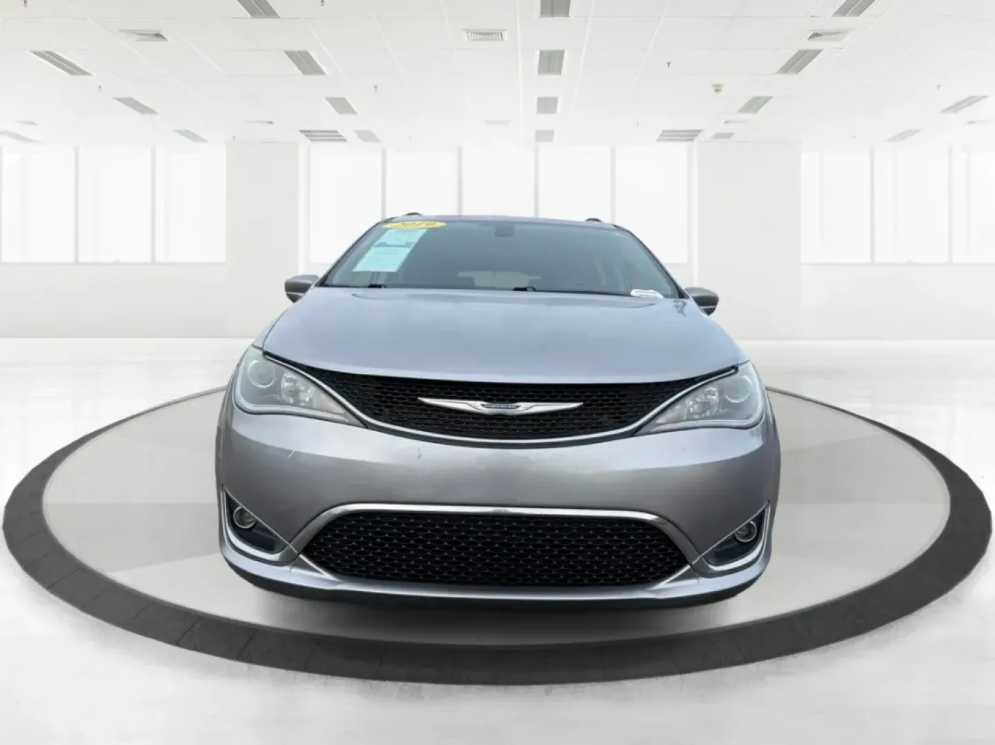 2019 Chrysler Pacifica Touring-L (2C4RC1BG5KR) with an 3.6L V6 DOHC 24V engine, 9-Speed Automatic transmission, located at 1099 N County Rd 25A , Troy, OH, 45373, (937) 908-9800, 40.057079, -84.212883 - **Experience Family Adventures with the 2019 Chrysler Pacifica Touring-L from Advantage Car and Credit!**<br /> <br /> Are you searching for the perfect vehicle to accommodate your family's growing needs? Look no further! The 2019 Chrysler Pacifica Touring-L is designed with families in mind, offeri - Photo#7