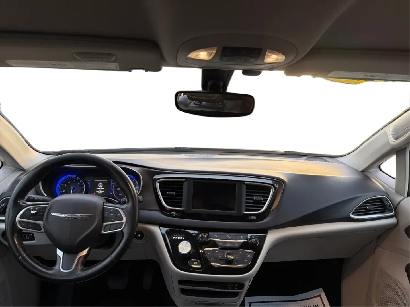 2019 Chrysler Pacifica Touring-L (2C4RC1BG5KR) with an 3.6L V6 DOHC 24V engine, 9-Speed Automatic transmission, located at 1099 N County Rd 25A , Troy, OH, 45373, (937) 908-9800, 40.057079, -84.212883 - **Experience Family Adventures with the 2019 Chrysler Pacifica Touring-L from Advantage Car and Credit!**<br /> <br /> Are you searching for the perfect vehicle to accommodate your family's growing needs? Look no further! The 2019 Chrysler Pacifica Touring-L is designed with families in mind, offeri - Photo#21