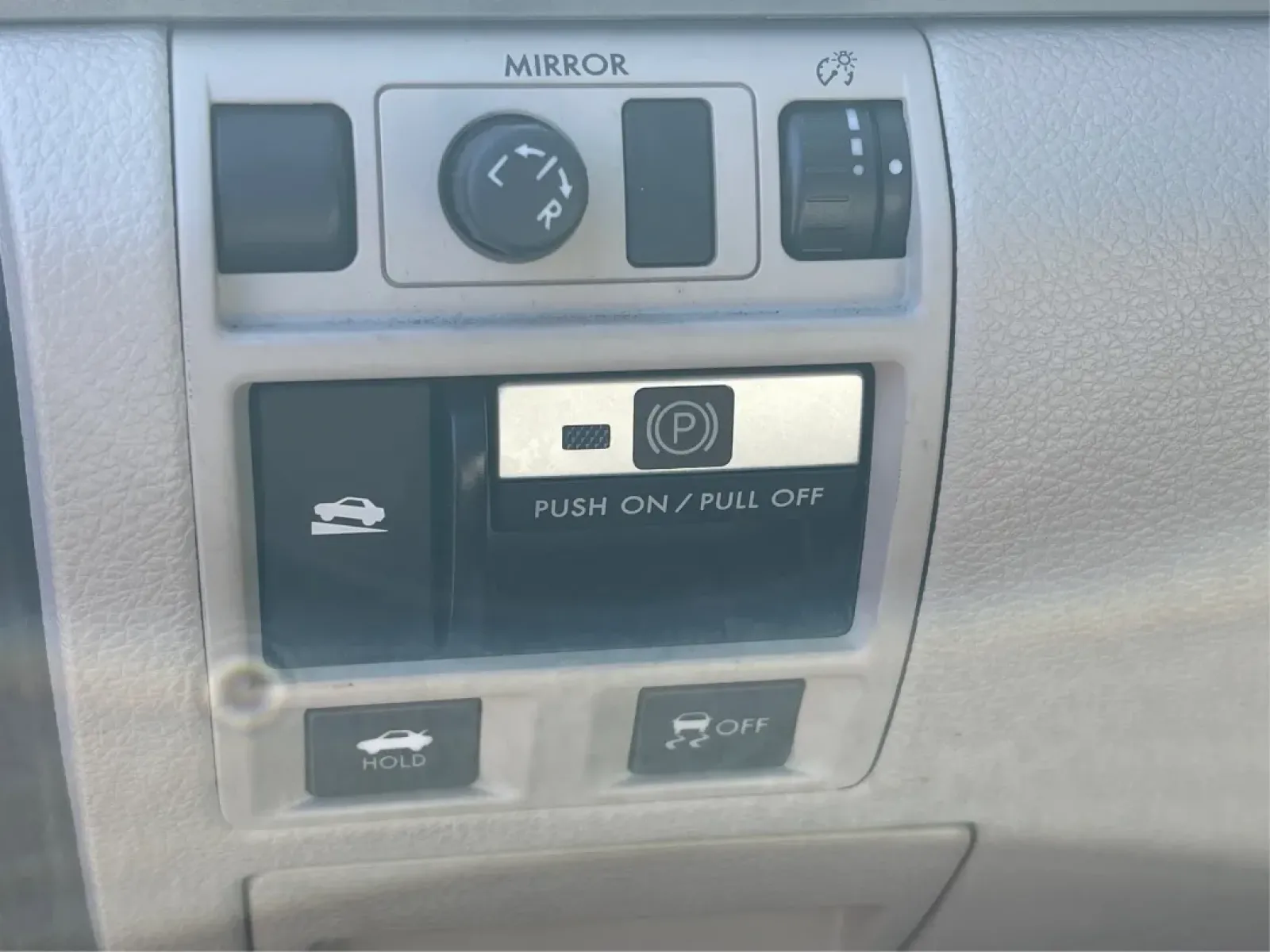 2013 Subaru Legacy 2.5i Premium (4S3BMCC68D3) with an 2.5L H-4 DOHC engine, located at 8750 N County Rd 25A, Piqua, OH, 45356, (937) 908-9800, 40.164391, -84.232513 - **Discover Your Next Adventure with the 2013 Subaru Legacy 2.5i Premium**<br /> <br /> Are you searching for a dependable vehicle that can keep up with your busy lifestyle? Look no further than this stunning 2013 Subaru Legacy 2.5i Premium, perfect for everything from daily commutes to weekend getaw - Photo#17