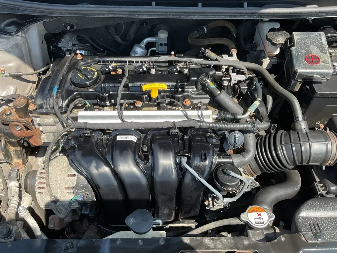 2013 Hyundai Elantra GLS (5NPDH4AE6DH) with an 1.8L I-4 DOHC engine, located at 401 Woodman Dr, Riverside, OH, 45431, (937) 908-9800, 39.760899, -84.123421 - **Unlock the Freedom of the Open Road with the 2013 Hyundai Elantra GLS** <br /> <br /> Are you ready to elevate your daily commute or embark on new adventures without breaking the bank? The 2013 Hyundai Elantra GLS, available at Advantage Car and Credit in Fairborn, OH, is the ideal sedan for budg - Photo#11