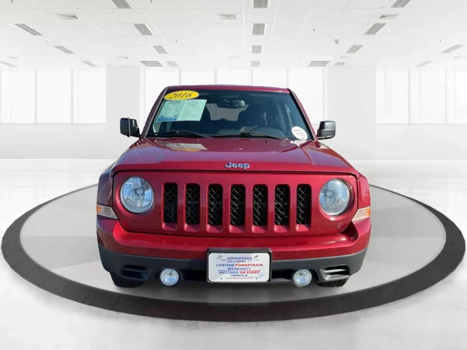 2016 Jeep Patriot Sport (1C4NJRBB0GD) with an 2.4L I-4 DOHC engine, located at 1184 Kauffman Ave, Fairborn, OH, 45324, (937) 908-9800, 39.807072, -84.030914 - Are you ready to elevate your adventures and create lasting memories with family and friends? Look no further than this versatile 2016 Jeep Patriot Sport, available now at Advantage Car and Credit in Fairborn, OH. Perfect for weekend getaways and daily commutes alike, this SUV offers the ideal blend - Photo#4
