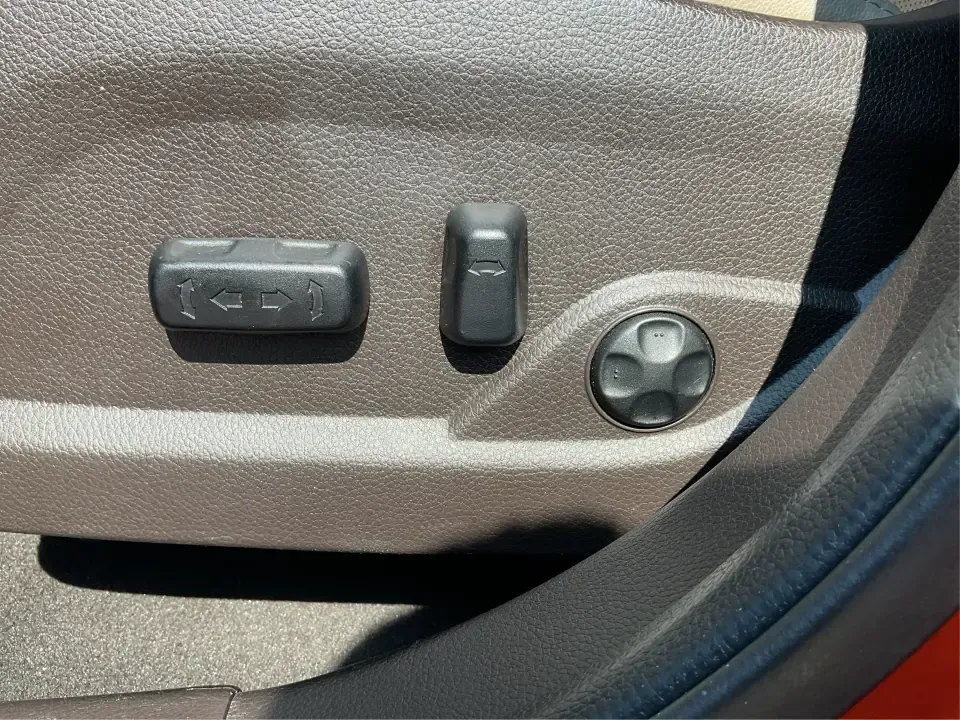 2017 Hyundai Santa Fe 2.0T Ultimate (5XYZW4LA5HG) with an Theta II 2L I-4 gasoline direct injection engine, 6A transmission, located at 4508 South Dixie Dr, Moraine, OH, 45439, (937) 908-9800, 39.689976, -84.218452 - Are you ready to elevate your family adventures or commute comfortably while tackling any road with confidence? Look no further than this 2017 Hyundai Santa Fe 2.0T Ultimate, available now at Advantage Car and Credit in Fairborn, OH. This SUV is not just a vehicle; it's your ticket to creating unfor - Photo#17