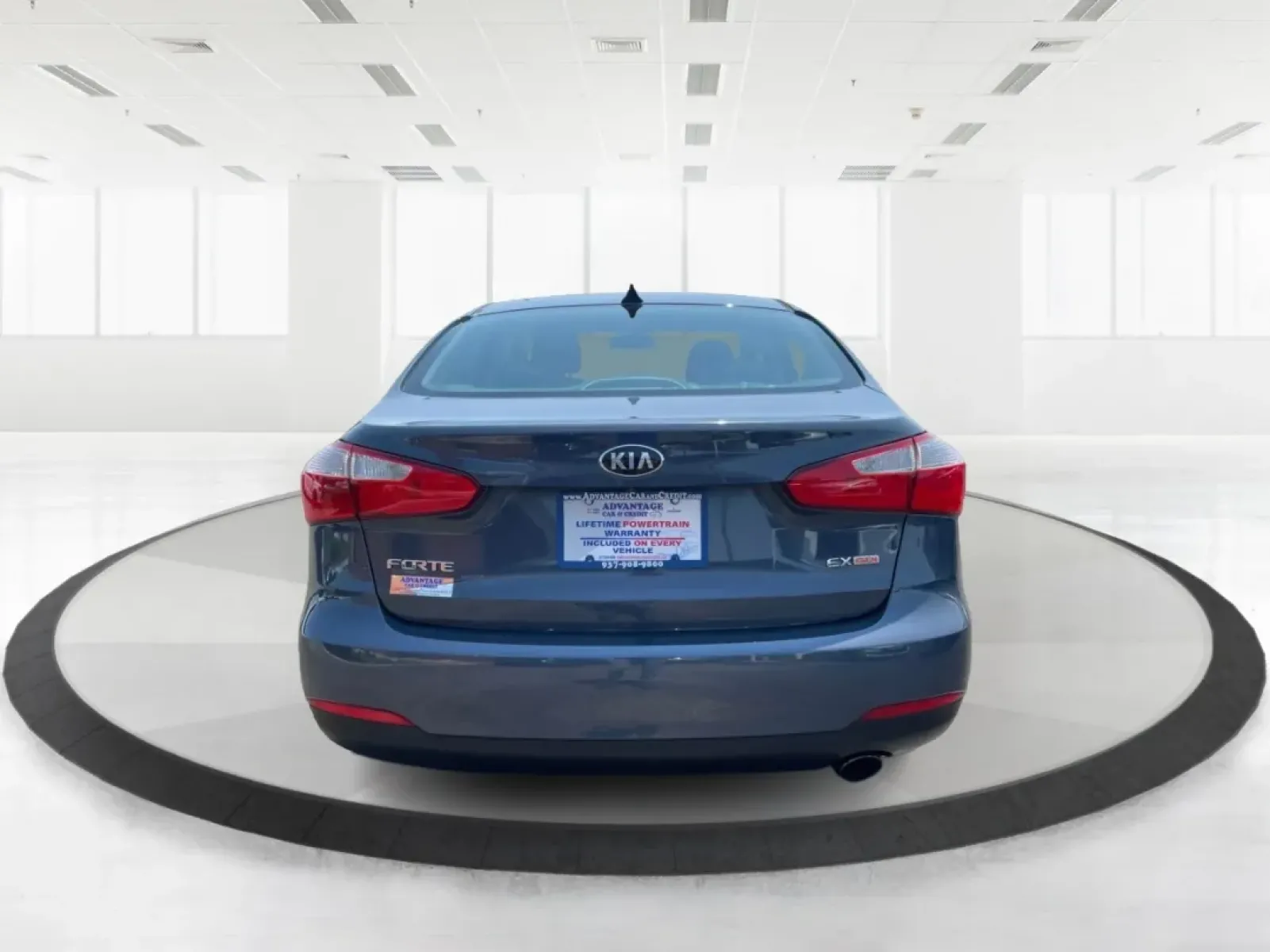2014 Kia Forte EX (KNAFX4A88E5) with an 2L I-4 gasoline direct injection engine, located at 8750 N County Rd 25A, Piqua, OH, 45356, (937) 908-9800, 40.164391, -84.232513 - **Elevate Your Everyday Commute with the 2014 Kia Forte EX Perfect for the Modern Lifestyle**<br /> <br /> Looking for a reliable vehicle that effortlessly combines style, comfort, and affordability? The 2014 Kia Forte EX is the perfect choice for budget-conscious buyers and growing families alike. - Photo#3