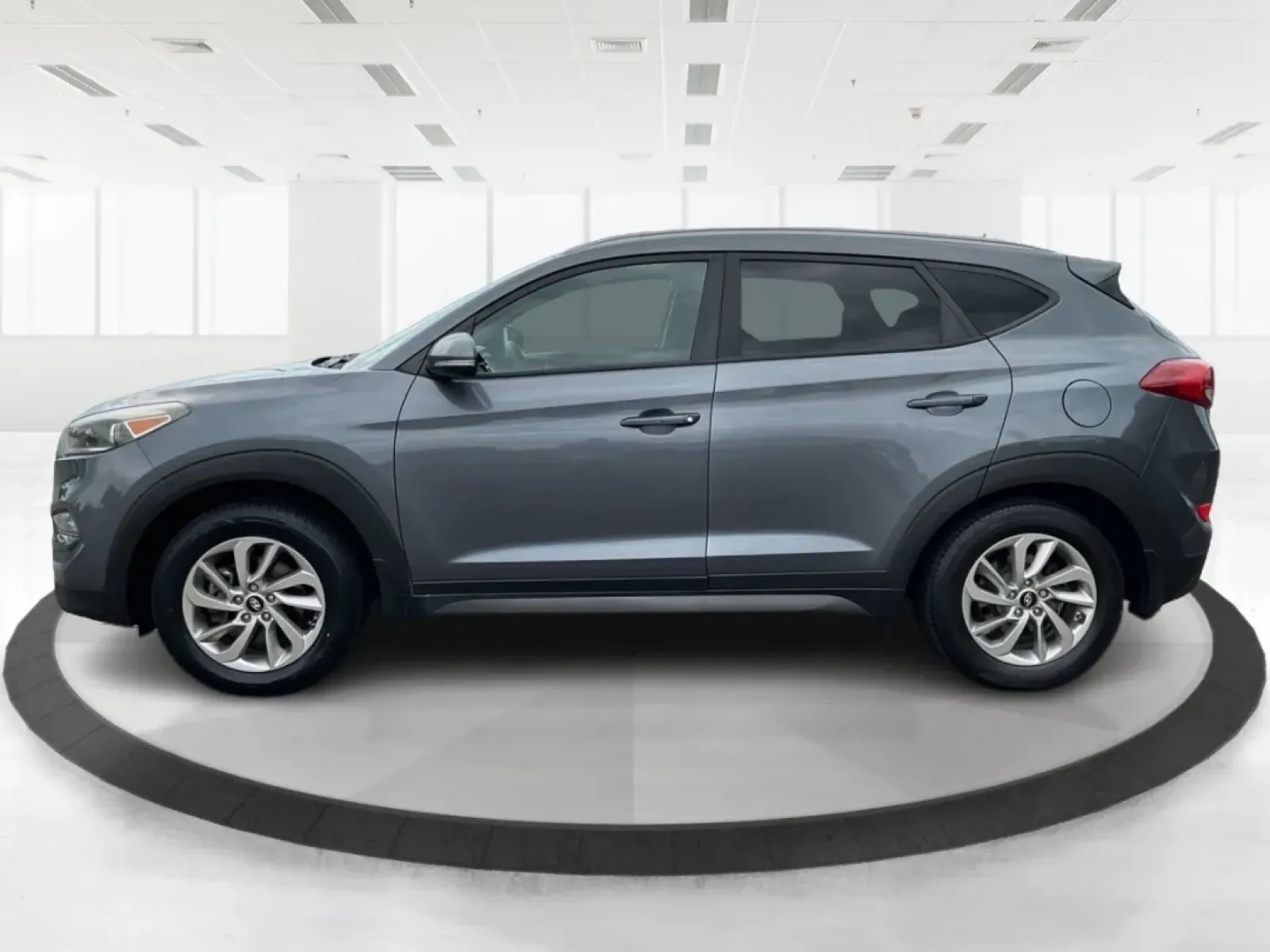 2016 Hyundai Tucson Eco (KM8J3CA24GU) with an 1.6L I-4 gasoline direct injection engine, located at 8750 N County Rd 25A, Piqua, OH, 45356, (937) 908-9800, 40.164391, -84.232513 - **Adventure Awaits: 2016 Hyundai Tucson Eco Your Perfect Companion for Daily Drives and Weekend Getaways!**<br /> <br /> At Advantage Car and Credit, located at 1184 Kauffman Ave, Fairborn, OH 45324, we understand that life is an adventure, and having the right vehicle can make all the difference. - Photo#5
