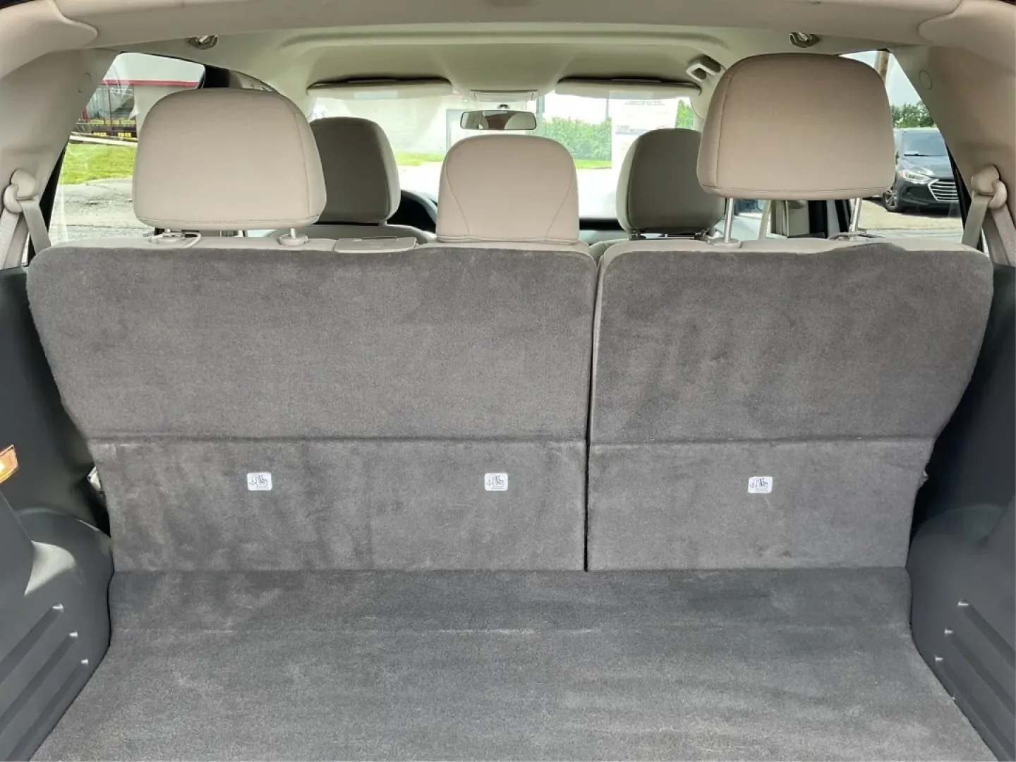 2013 Ford Edge SE (2FMDK3GC3DB) with an Other engine, located at 880 E. National Road, Vandalia, OH, 45377, (937) 908-9800, 39.891918, -84.183594 - **Hit the Open Road in Style! Discover the 2013 Ford Edge SE at Advantage Car and Credit in Fairborn, OH**<br /> <br /> Are you ready to elevate your daily commute or embark on exciting weekend adventures? The 2013 Ford Edge SE is the perfect blend of comfort, spaciousness, and style, making it an i - Photo#12