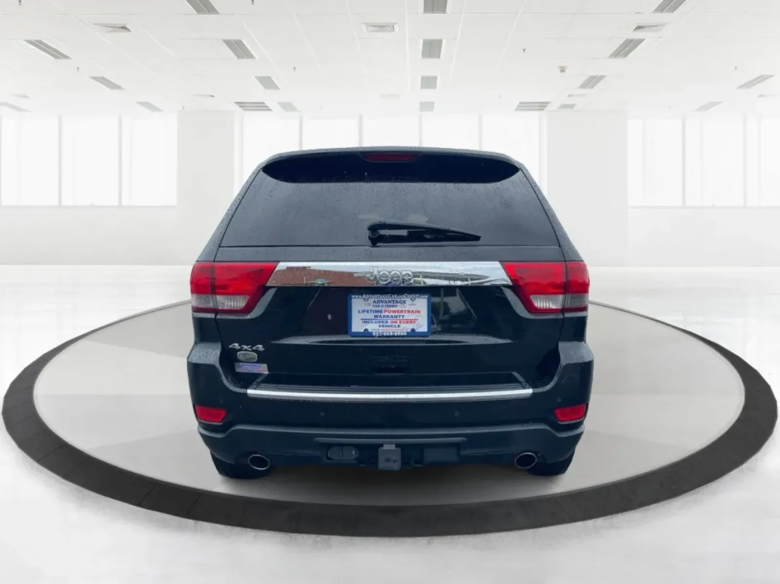 2011 Jeep Grand Cherokee Overland (1J4RR6GT7BC) with an Other engine, located at 8750 N County Rd 25A, Piqua, OH, 45356, (937) 908-9800, 40.164391, -84.232513 - Discover Your Next Adventure with the 2011 Jeep Grand Cherokee Overland<br /> <br /> Unleash your adventurous spirit with the 2011 Jeep Grand Cherokee Overland, available now at Advantage Car and Credit in Fairborn, OH. This rugged yet refined SUV is perfect for those who thrive on weekend escapes, - Photo#3