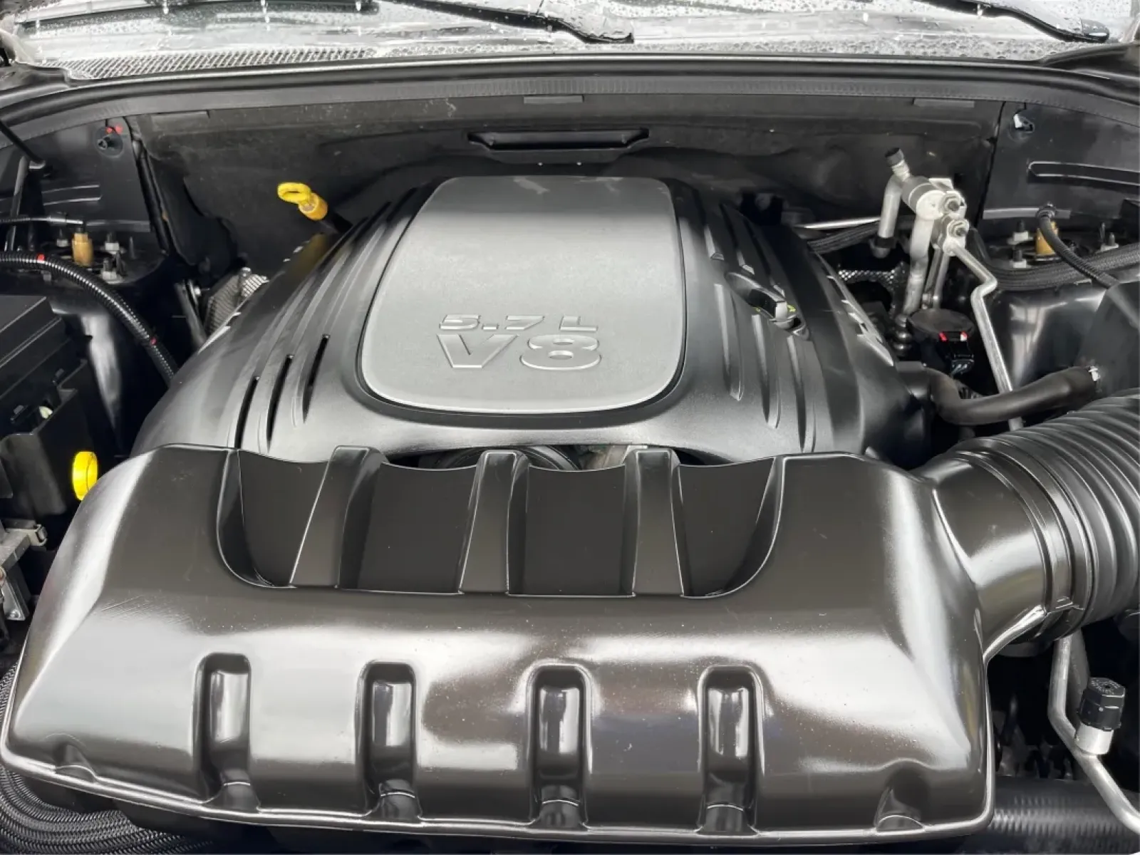 2011 Jeep Grand Cherokee Overland (1J4RR6GT7BC) with an Other engine, located at 8750 N County Rd 25A, Piqua, OH, 45356, (937) 908-9800, 40.164391, -84.232513 - Discover Your Next Adventure with the 2011 Jeep Grand Cherokee Overland<br /> <br /> Unleash your adventurous spirit with the 2011 Jeep Grand Cherokee Overland, available now at Advantage Car and Credit in Fairborn, OH. This rugged yet refined SUV is perfect for those who thrive on weekend escapes, - Photo#11