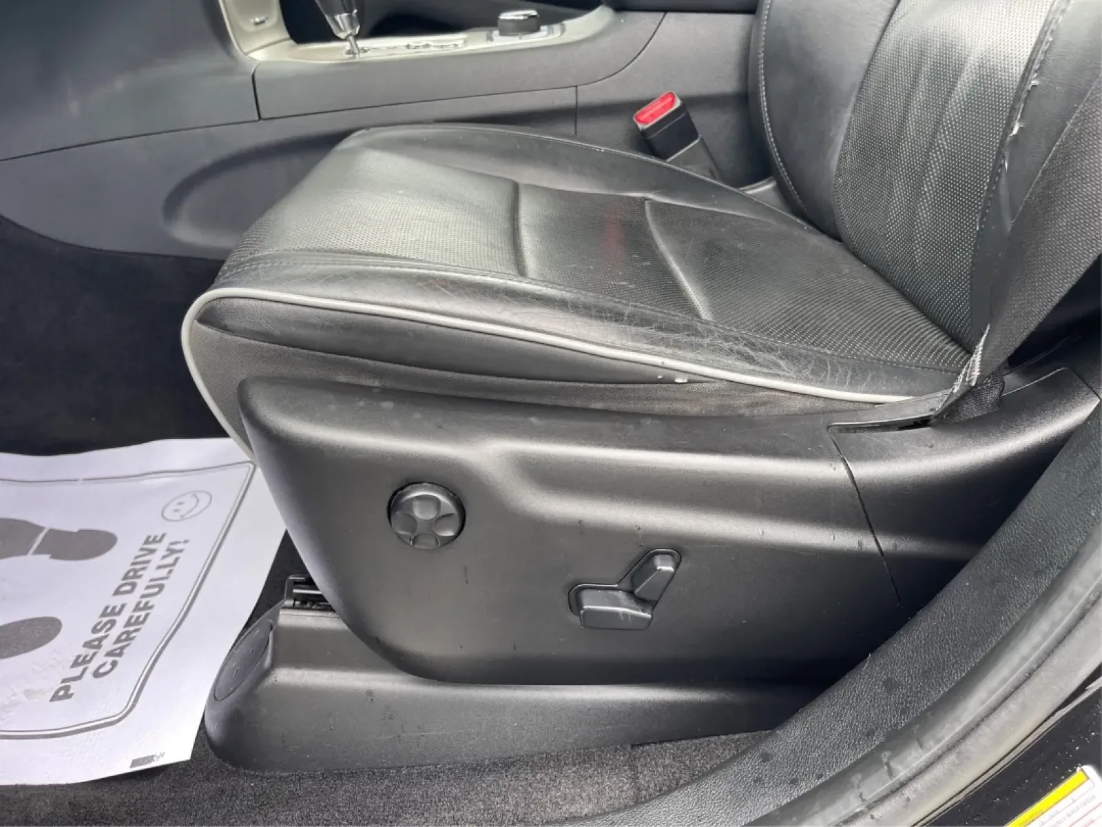 2011 Jeep Grand Cherokee Overland (1J4RR6GT7BC) with an Other engine, located at 8750 N County Rd 25A, Piqua, OH, 45356, (937) 908-9800, 40.164391, -84.232513 - Discover Your Next Adventure with the 2011 Jeep Grand Cherokee Overland<br /> <br /> Unleash your adventurous spirit with the 2011 Jeep Grand Cherokee Overland, available now at Advantage Car and Credit in Fairborn, OH. This rugged yet refined SUV is perfect for those who thrive on weekend escapes, - Photo#18
