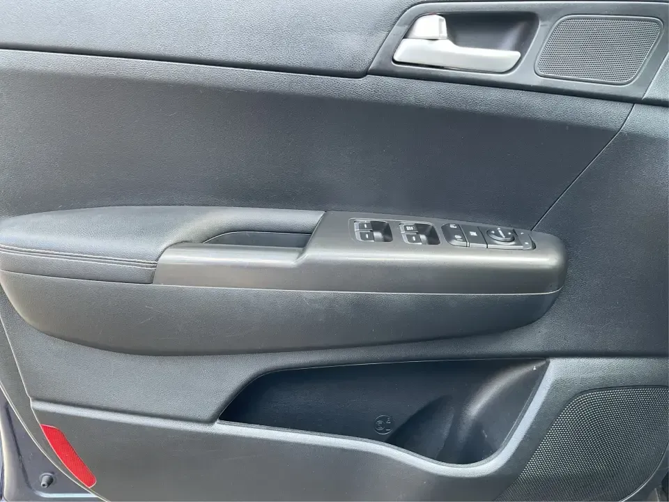 2017 Kia Sportage LX FWD (KNDPM3ACXH7) with an 2.4L V6 DOHC 24V engine, 6A transmission, located at 1230 East Main St, Xenia, OH, 45385, (937) 908-9800, 39.688026, -83.910172 - Picture your next week: an easy school drop-off, a smooth commute down US-35, and a Saturday escape to Caesar Creek State Park with room for everyone and everything. This 2017 Kia Sportage LX FWD in eye-catching Pacific Blue is the kind of practical, comfortable crossover that fits real life in Xeni- Photo#18
