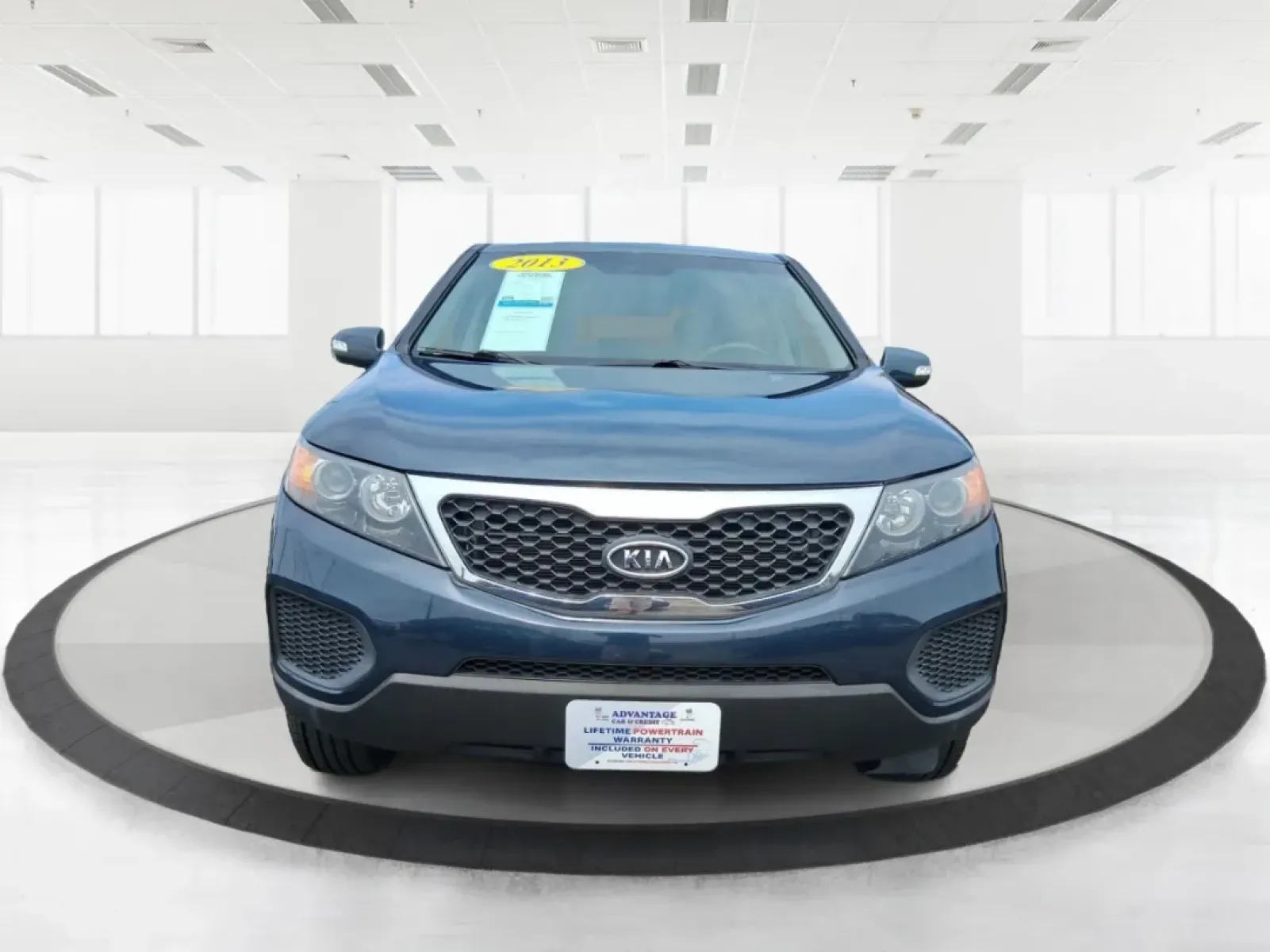 2013 Kia Sorento LX 4WD (5XYKTCA69DG) with an 2.4L L4 DOHC 16V engine, 6-Speed Automatic transmission, located at 1184 Kauffman Ave, Fairborn, OH, 45324, (937) 908-9800, 39.807072, -84.030914 - **Adventure Awaits with the 2013 Kia Sorento LX 4WD at Advantage Car and Credit - Fairborn!**<br /> <br /> Are you ready to elevate your family adventures or make your daily commute incredibly comfortable? Look no further than this spacious and versatile 2013 Kia Sorento LX 4WD, perfect for growing - Photo#7