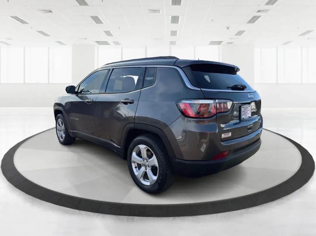 2018 Jeep Compass Latitude FWD (3C4NJCBB1JT) with an 2.4L I-4 variable valve control engine, located at 1951 S Dayton Lakeview Rd., New Carlisle, OH, 45344, (937) 908-9800, 39.890999, -84.050255 - **Adventure Awaits with This 2018 Jeep Compass Latitude FWD!**<br /> <br /> Transform your everyday travels into unforgettable adventures with the 2018 Jeep Compass Latitude FWD. This SUV is not just a mode of transportation; it's your ticket to exploration, whether it's cruising through the scenic - Photo#4