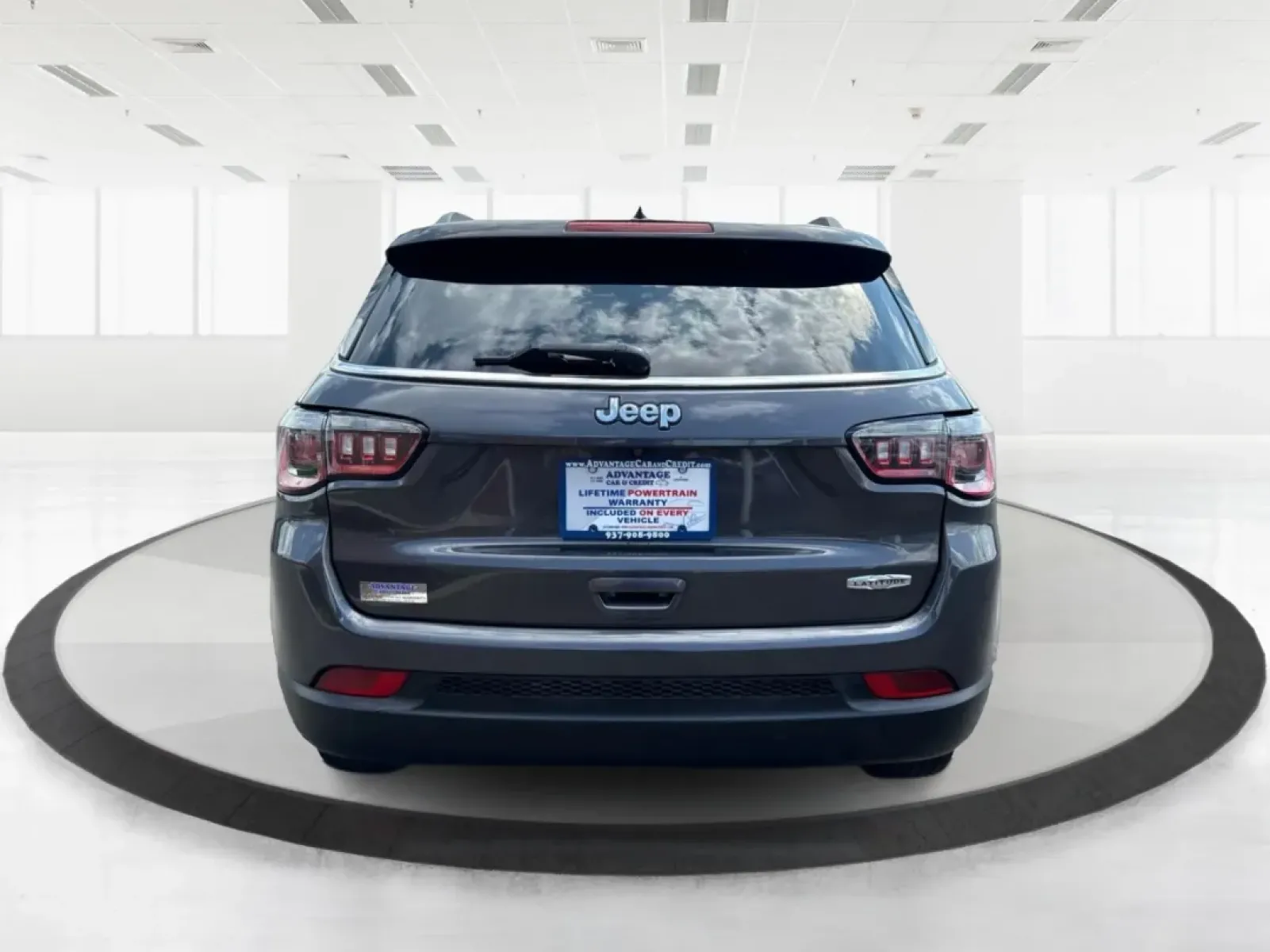 2018 Jeep Compass Latitude FWD (3C4NJCBB1JT) with an 2.4L I-4 variable valve control engine, located at 8750 N County Rd 25A, Piqua, OH, 45356, (937) 908-9800, 40.164391, -84.232513 - **Adventure Awaits with This 2018 Jeep Compass Latitude FWD!**<br /> <br /> Transform your everyday travels into unforgettable adventures with the 2018 Jeep Compass Latitude FWD. This SUV is not just a mode of transportation; it's your ticket to exploration, whether it's cruising through the scenic - Photo#3