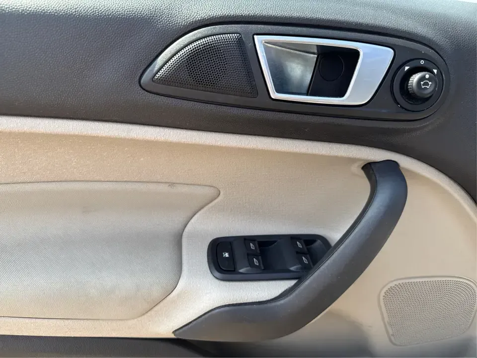 2015 Ford Fiesta SE (3FADP4BJ4FM) with an EcoBoost 1L I-3 gasoline direct injection engine, Automatic transmission, located at 8750 N County Rd 25A, Piqua, OH, 45356, (937) 908-9800, 40.164391, -84.232513 - **Discover Adventure and Style with the 2015 Ford Fiesta SE at Advantage Car and Credit in Fairborn, OH!**<br /> <br /> Are you ready to elevate your daily commute or weekend adventures? The 2015 Ford Fiesta SE is the ideal sedan for budget-conscious buyers seeking a reliable and stylish companion. - Photo#19