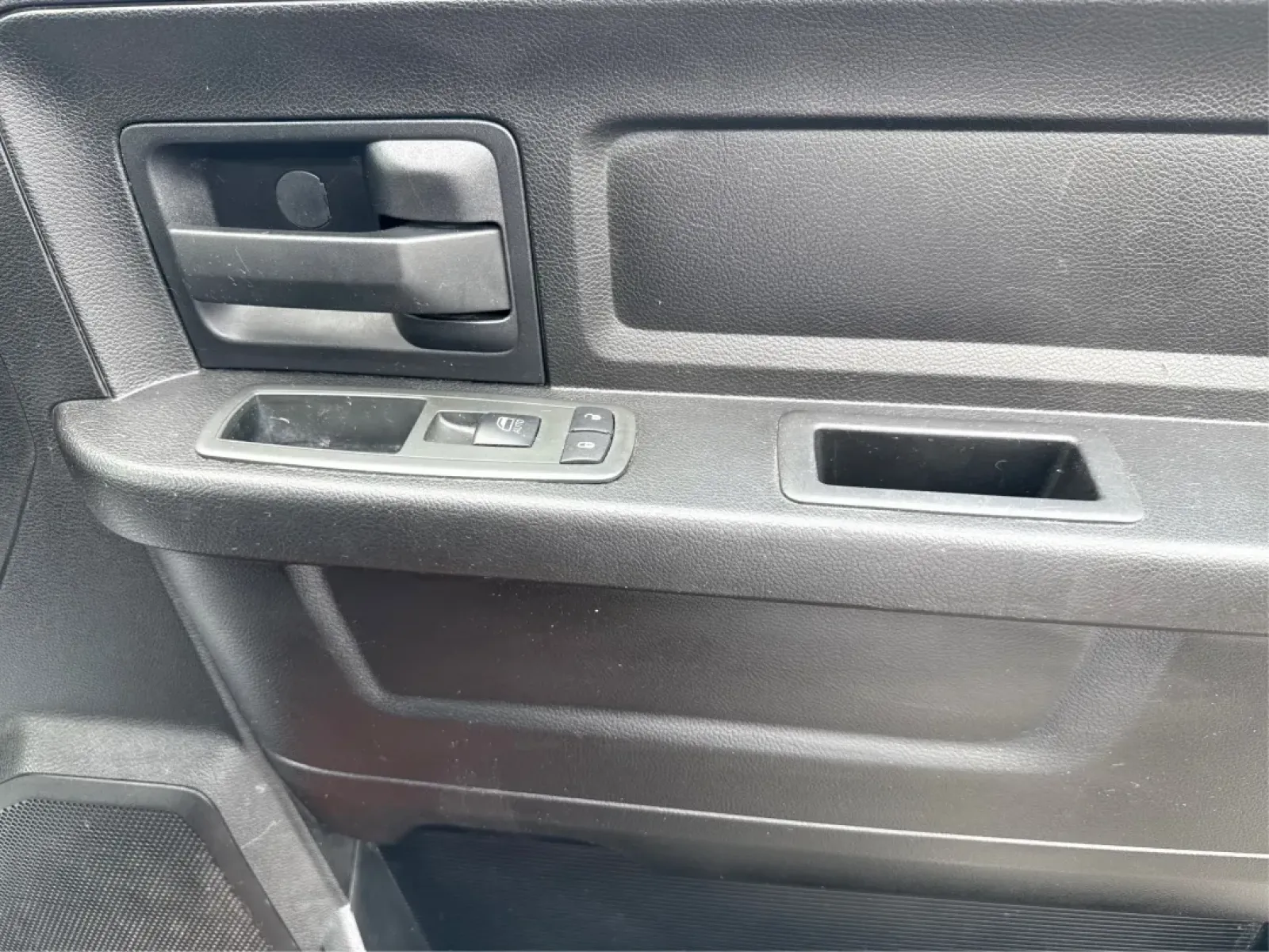 2013 Ram 1500 Express (1C6RR7KT8DS) with an HEMI 5.7L V-8 variable valve control engine, located at 8750 N County Rd 25A, Piqua, OH, 45356, (937) 908-9800, 40.164391, -84.232513 - **Adventure Awaits: Discover the 2013 Ram 1500 at Advantage Car and Credit!**<br /> <br /> If you're looking for a versatile and powerful truck that can seamlessly transition from weekday commutes to weekend adventures, look no further than this stunning 2013 Ram 1500 Express. With its bold Copperhe - Photo#20