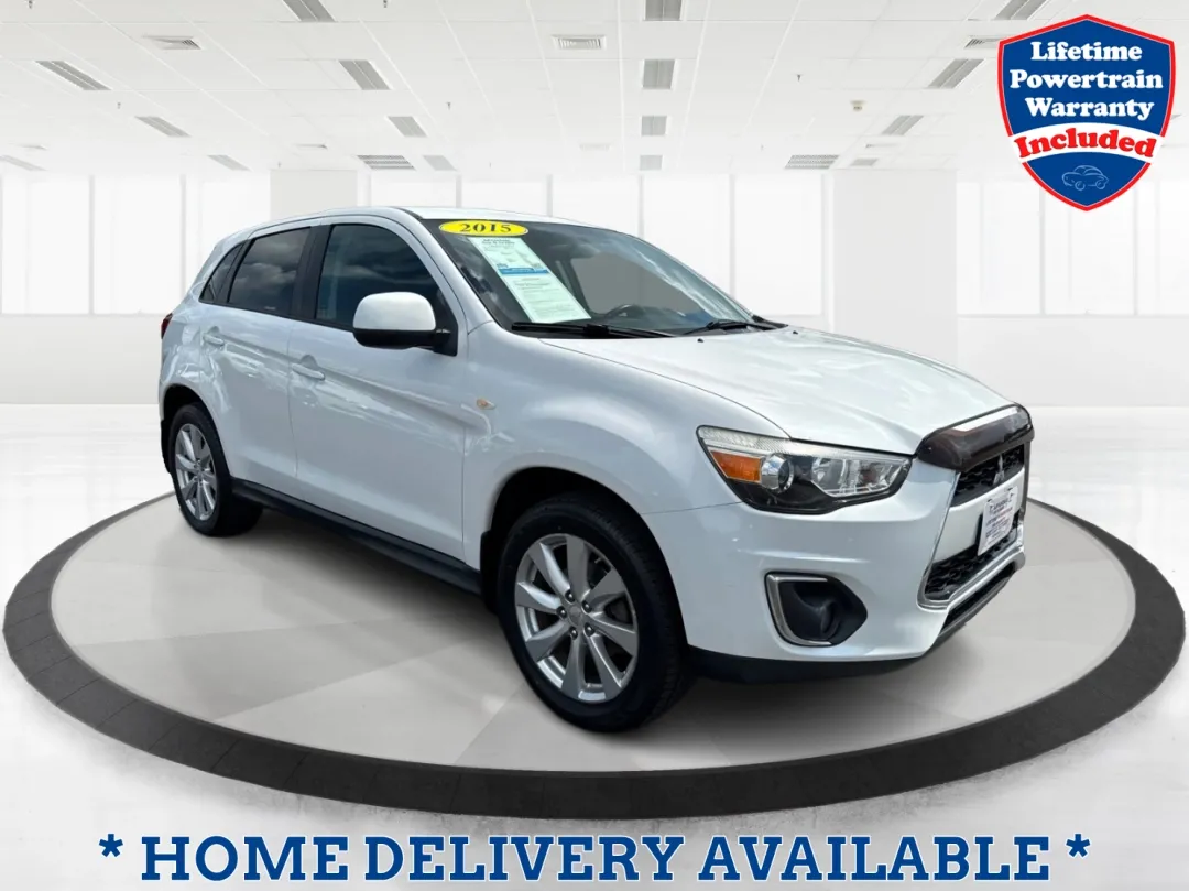 photo of 2015 Mitsubishi Outlander ES