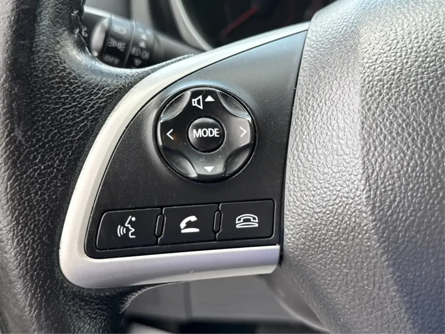 2015 Mitsubishi Outlander ES (4A4AR3AU2FE) with an 2L I-4 DOHC engine, located at 1184 Kauffman Ave, Fairborn, OH, 45324, (937) 908-9800, 39.807072, -84.030914 - **Explore the Open Road with Confidence in This 2015 Mitsubishi Outlander ES! Perfect for Adventurers and Families Alike!**<br /> <br /> Are you on the hunt for a reliable vehicle that can seamlessly transition from daily commutes to weekend getaways? Look no further than this stunning 2015 Mitsubis - Photo#16