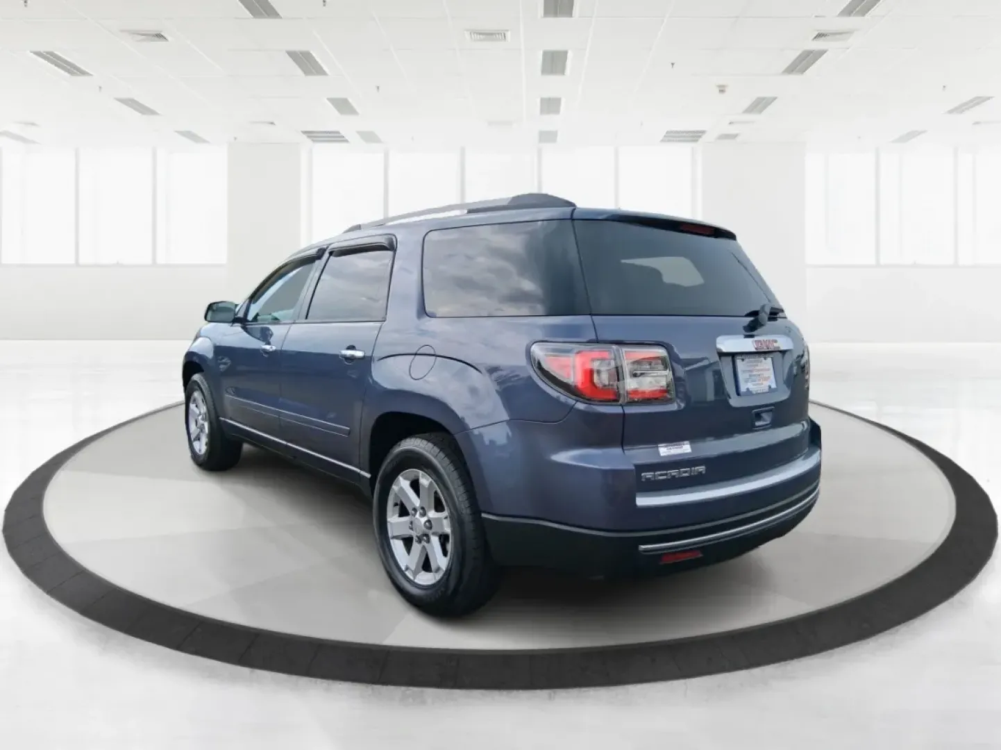 2013 GMC Acadia SLE-2 FWD (1GKKRPKD1DJ) with an 3.6L V6 DOHC 24V engine, 6-Speed Automatic transmission, located at 8750 N County Rd 25A, Piqua, OH, 45356, (937) 908-9800, 40.164391, -84.232513 - Discover the perfect blend of comfort and capability with the 2013 GMC Acadia SLE-2, now available at Advantage Car and Credit - Piqua, located at 8750 N County Rd 25A, Piqua, OH 45356. This versatile SUV is ideal for families, weekend adventurers, and budget-conscious buyers seeking a reliable vehi - Photo#4