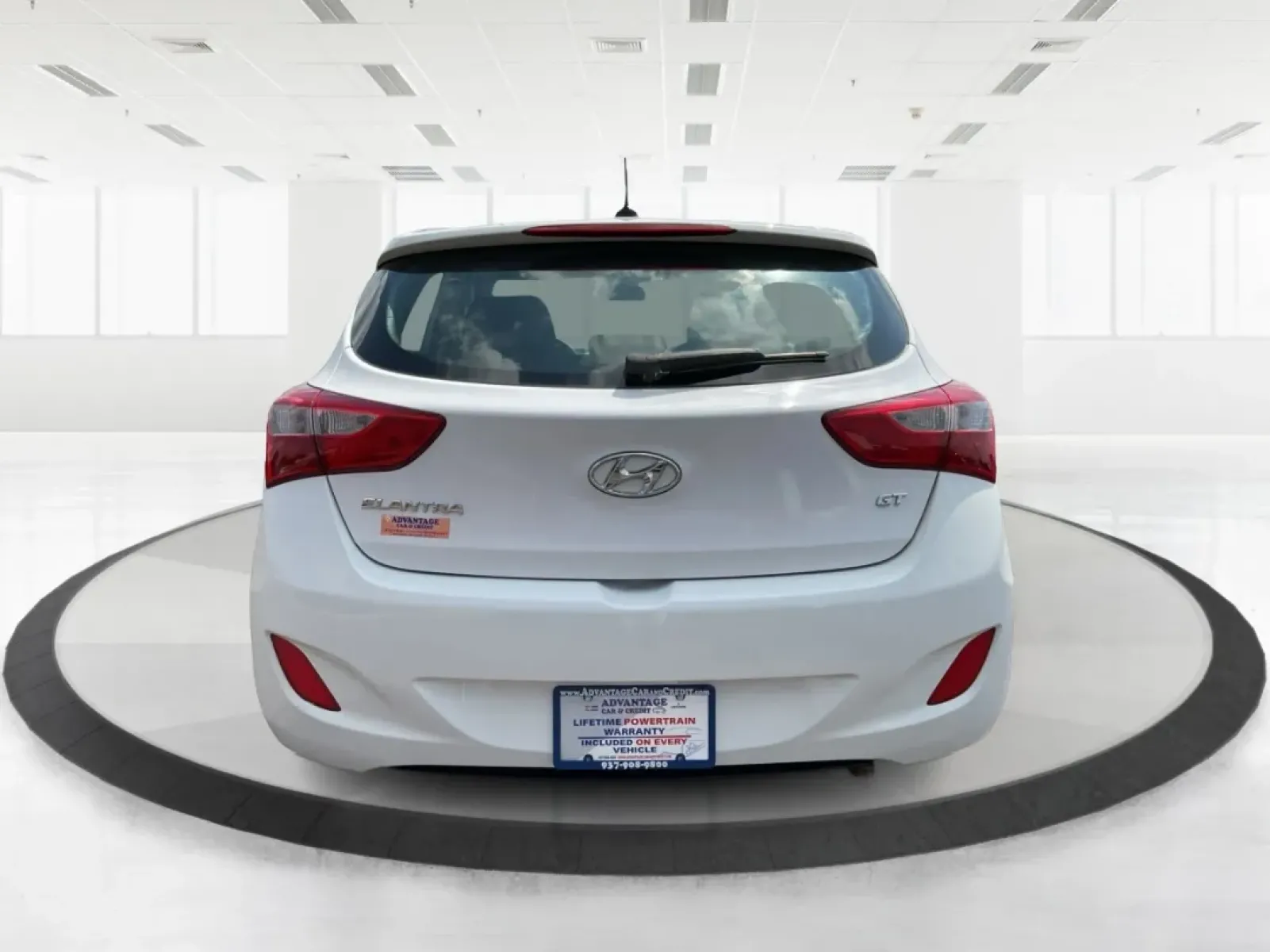 2017 Hyundai Elantra GT Base (KMHD35LH2HU) with an Other engine, located at 8750 N County Rd 25A, Piqua, OH, 45356, (937) 908-9800, 40.164391, -84.232513 - **Discover the Perfect Commuter or Family Vehicle at Advantage Car and Credit - Piqua**<br /> <br /> Are you searching for a reliable vehicle that caters to your daily commute or weekend family adventures? Look no further than this 2017 Hyundai Elantra GT, now available for purchase at Advantage Car - Photo#3