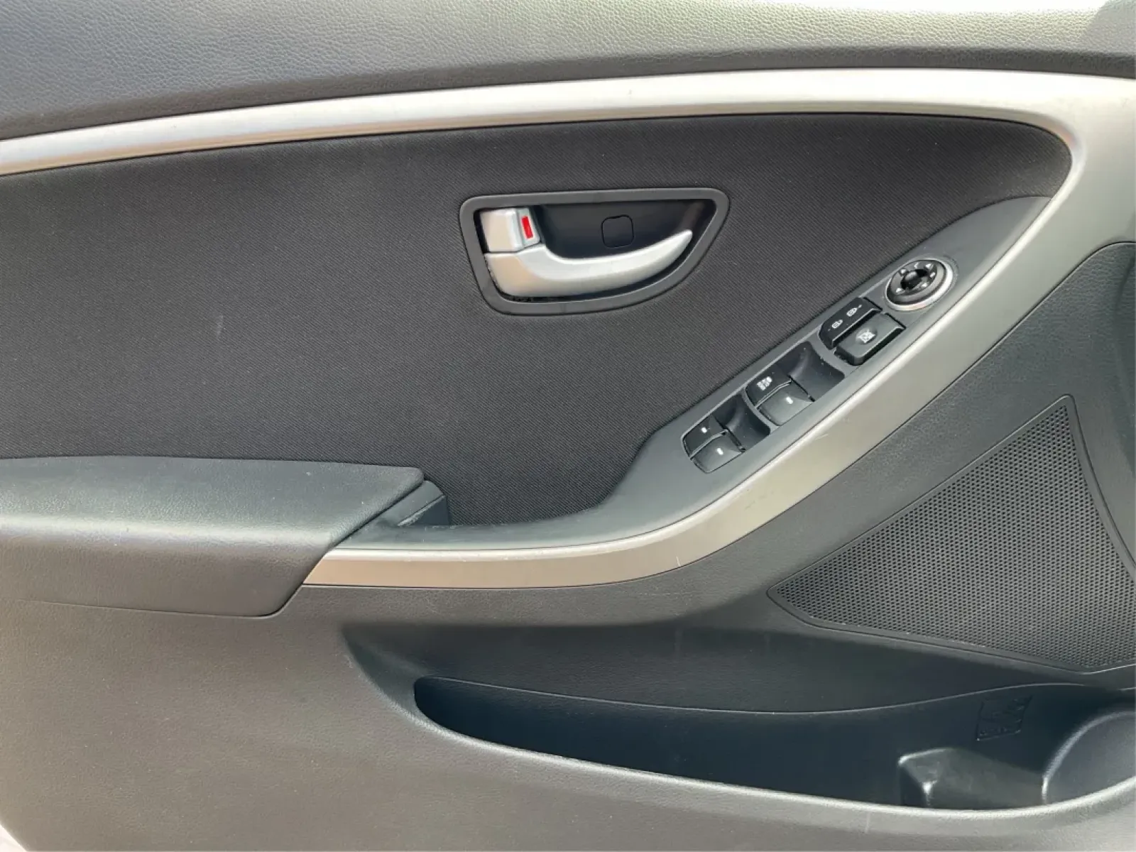 2017 Hyundai Elantra GT Base (KMHD35LH2HU) with an Other engine, located at 8750 N County Rd 25A, Piqua, OH, 45356, (937) 908-9800, 40.164391, -84.232513 - **Discover the Perfect Commuter or Family Vehicle at Advantage Car and Credit - Piqua**<br /> <br /> Are you searching for a reliable vehicle that caters to your daily commute or weekend family adventures? Look no further than this 2017 Hyundai Elantra GT, now available for purchase at Advantage Car - Photo#17