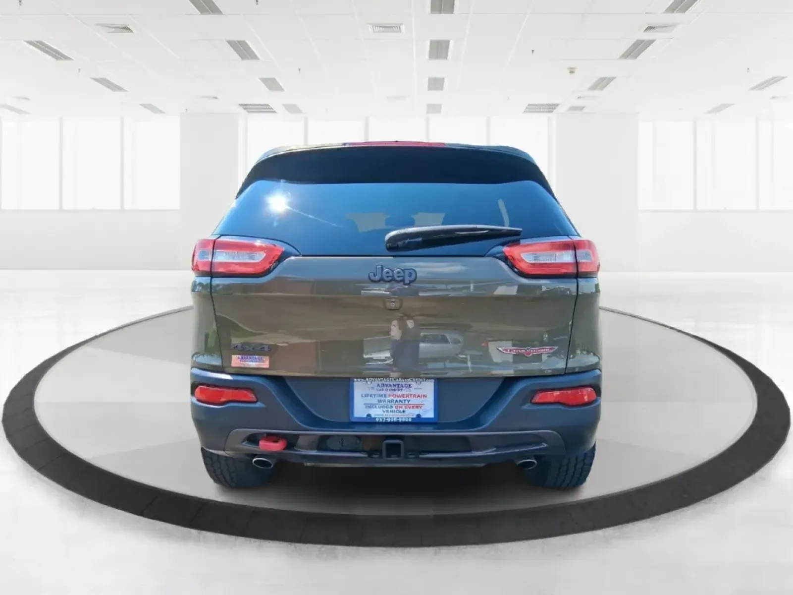 2015 Jeep Cherokee Trailhawk (1C4PJMBS8FW) with an Other engine, located at 8750 N County Rd 25A, Piqua, OH, 45356, (937) 908-9800, 40.164391, -84.232513 - ### Discover Adventure with the 2015 Jeep Cherokee Trailhawk at Advantage Car and Credit - Piqua<br /> <br /> If you're looking for a vehicle that embodies both adventure and practicality, look no further than the stunning **2015 Jeep Cherokee Trailhawk**, available now at **Advantage Car and Credit - Photo#3