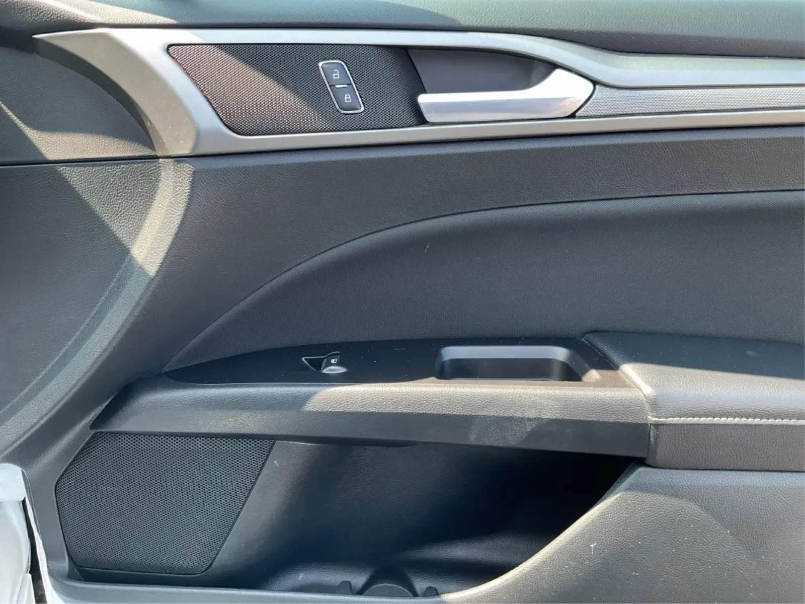 2017 Ford Fusion SE (3FA6P0H78HR) with an Other engine, located at 8750 N County Rd 25A, Piqua, OH, 45356, (937) 908-9800, 40.164391, -84.232513 - **Elevate Your Daily Drive with the 2017 Ford Fusion SE at Advantage Car and Credit Piqua, OH!**<br /> <br /> Are you ready to transform your daily commute into a luxurious journey? The 2017 Ford Fusion SE is the perfect sedan for anyone seeking comfort, style, and reliability. Whether you're a bus - Photo#20