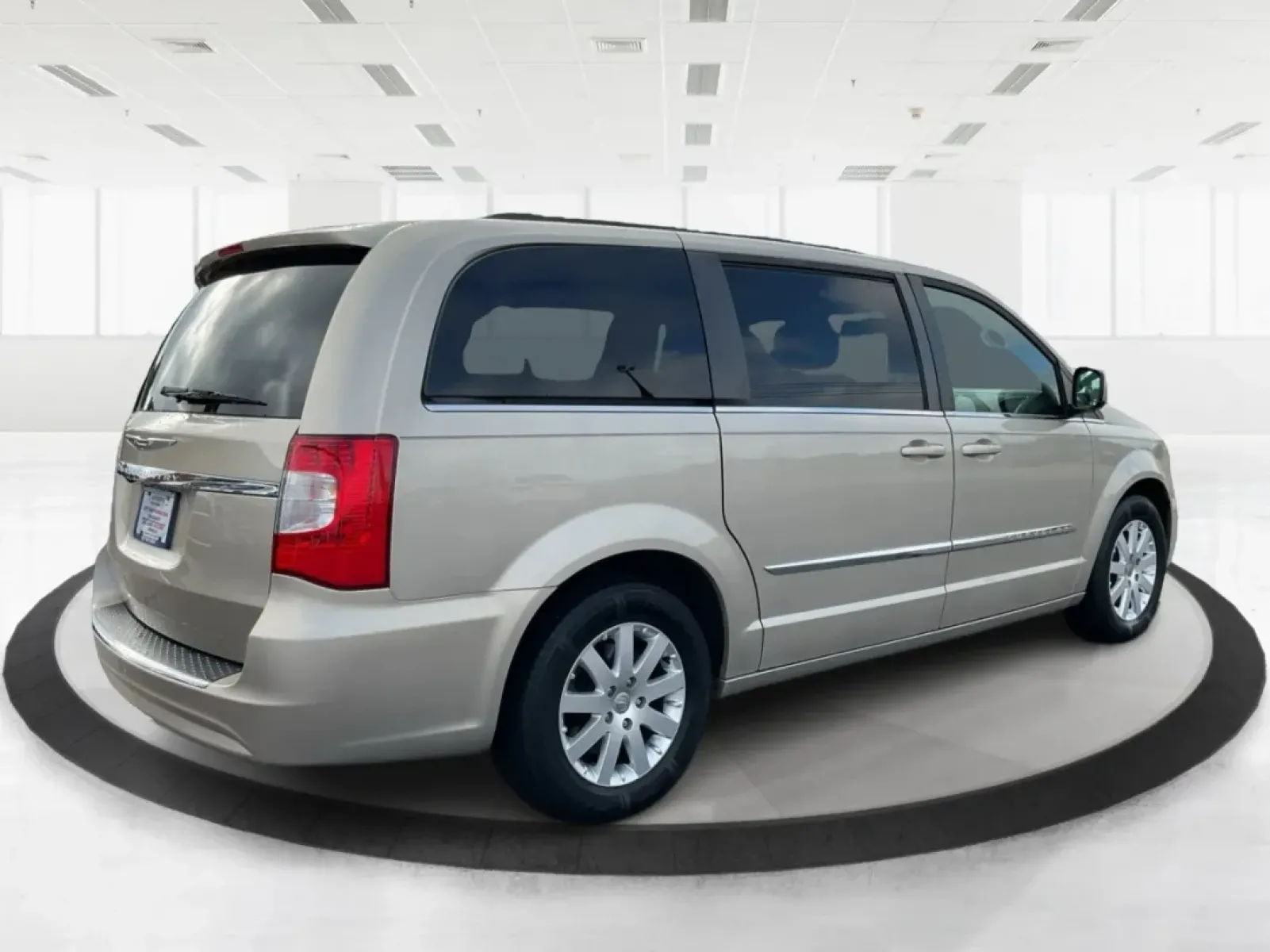 2016 Chrysler Town and Country PV (2C4RC1BG4GR) with an Other engine, located at 8750 N County Rd 25A, Piqua, OH, 45356, (937) 908-9800, 40.164391, -84.232513 - **Elevate Your Family Adventures with the 2016 Chrysler Town and Country at Advantage Car and Credit - Piqua!**<br /> <br /> Are you looking for the perfect vehicle to accommodate your growing family or enhance your daily commute? Look no further than the 2016 Chrysler Town and Country, availabl - Photo#2
