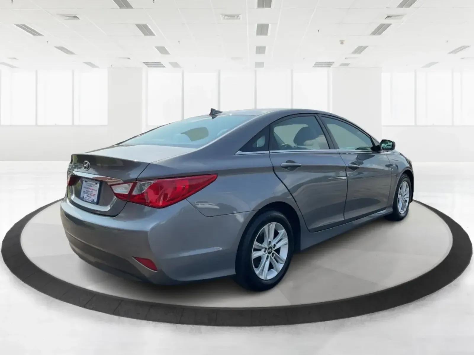 2014 Hyundai Sonata GLS (5NPEB4AC0EH) with an 2.4L I-4 gasoline direct injection engine, located at 8750 N County Rd 25A, Piqua, OH, 45356, (937) 908-9800, 40.164391, -84.232513 - Looking for a reliable sedan that seamlessly blends comfort, efficiency, and style? Look no further than this 2014 Hyundai Sonata GLS, perfect for families, daily commuters, or anyone who appreciates a smooth ride. At Advantage Car and Credit - Piqua, located at 8750 N County Rd 25A in beautiful Piq - Photo#2