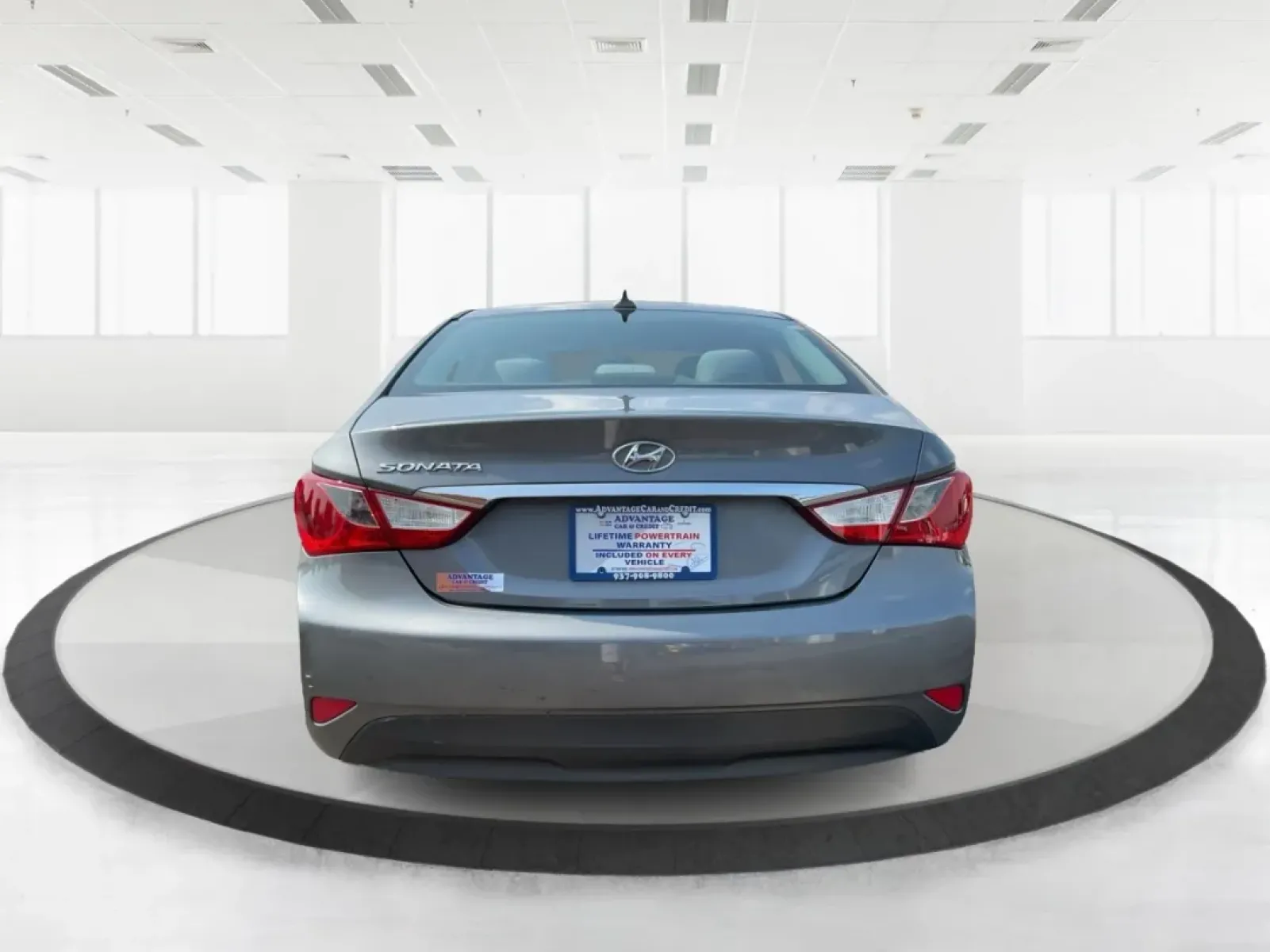 2014 Hyundai Sonata GLS (5NPEB4AC0EH) with an 2.4L I-4 gasoline direct injection engine, located at 8750 N County Rd 25A, Piqua, OH, 45356, (937) 908-9800, 40.164391, -84.232513 - Looking for a reliable sedan that seamlessly blends comfort, efficiency, and style? Look no further than this 2014 Hyundai Sonata GLS, perfect for families, daily commuters, or anyone who appreciates a smooth ride. At Advantage Car and Credit - Piqua, located at 8750 N County Rd 25A in beautiful Piq - Photo#3