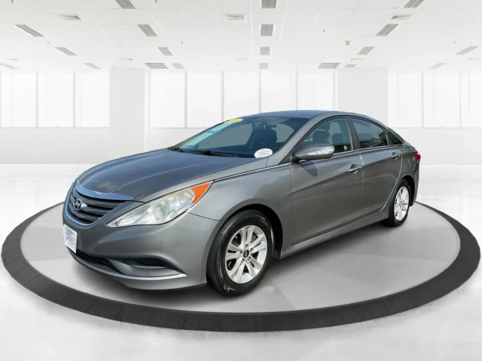 2014 Hyundai Sonata GLS (5NPEB4AC0EH) with an 2.4L I-4 gasoline direct injection engine, located at 8750 N County Rd 25A, Piqua, OH, 45356, (937) 908-9800, 40.164391, -84.232513 - Looking for a reliable sedan that seamlessly blends comfort, efficiency, and style? Look no further than this 2014 Hyundai Sonata GLS, perfect for families, daily commuters, or anyone who appreciates a smooth ride. At Advantage Car and Credit - Piqua, located at 8750 N County Rd 25A in beautiful Piq - Photo#8