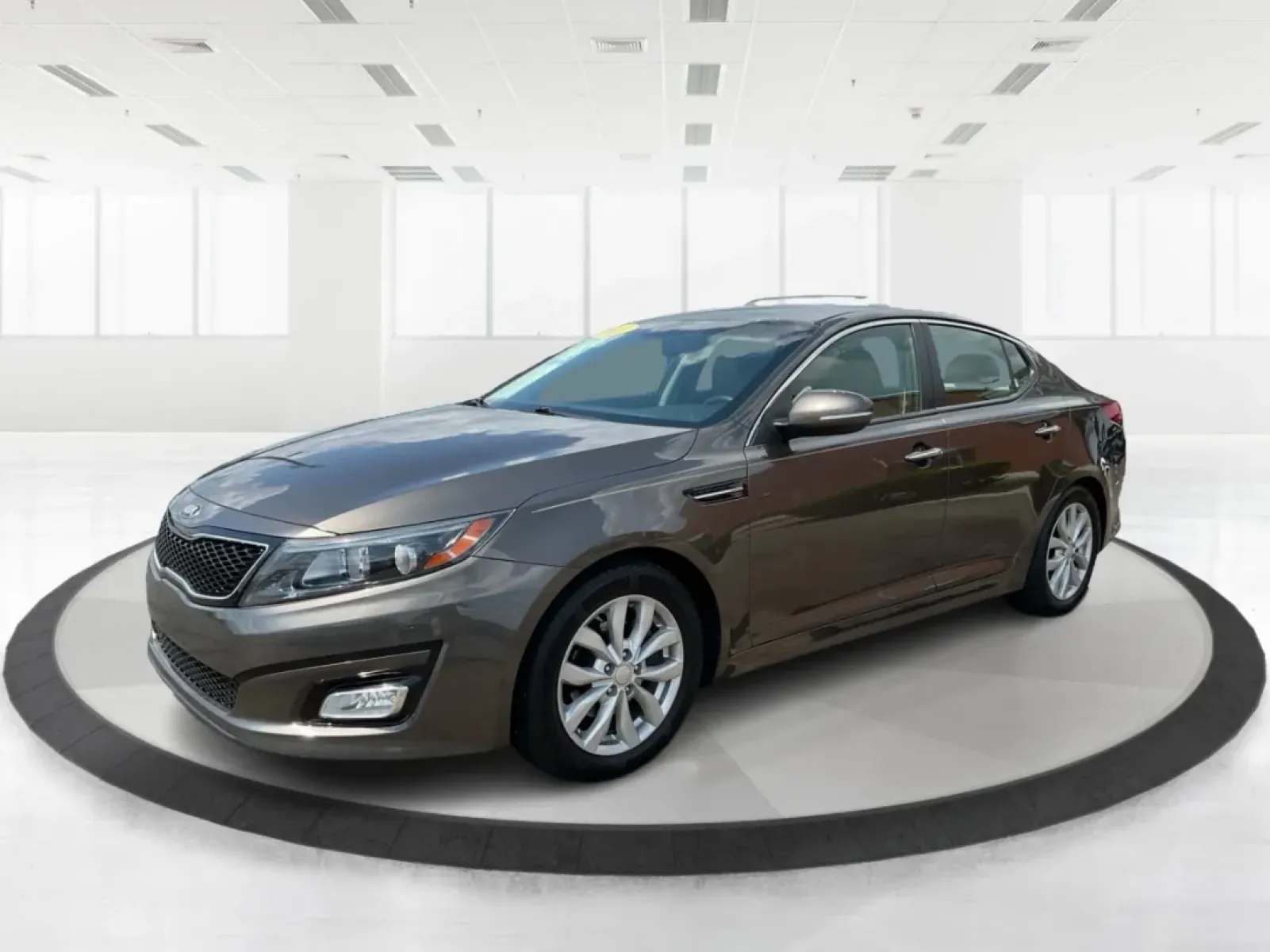 2015 Kia Optima EX (5XXGN4A70FG) with an Theta II 2.4L I-4 gasoline direct injection engine, located at 8750 N County Rd 25A, Piqua, OH, 45356, (937) 908-9800, 40.164391, -84.232513 - Embrace the open road with confidence and style in this stunning 2015 Kia Optima EX, available at Advantage Car and Credit - Piqua! Whether you're navigating daily commutes, embarking on weekend getaways, or shuttling your growing family, this sedan is designed to enhance every journey. With a sleek - Photo#8